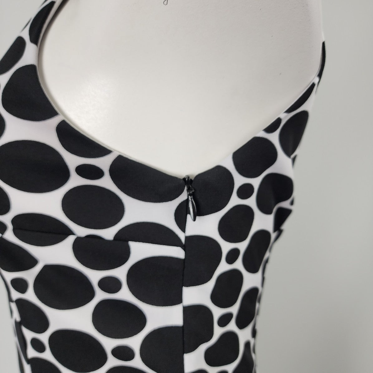 Joseph Ribkoff Black Retro Print Sheath Dress Size 4