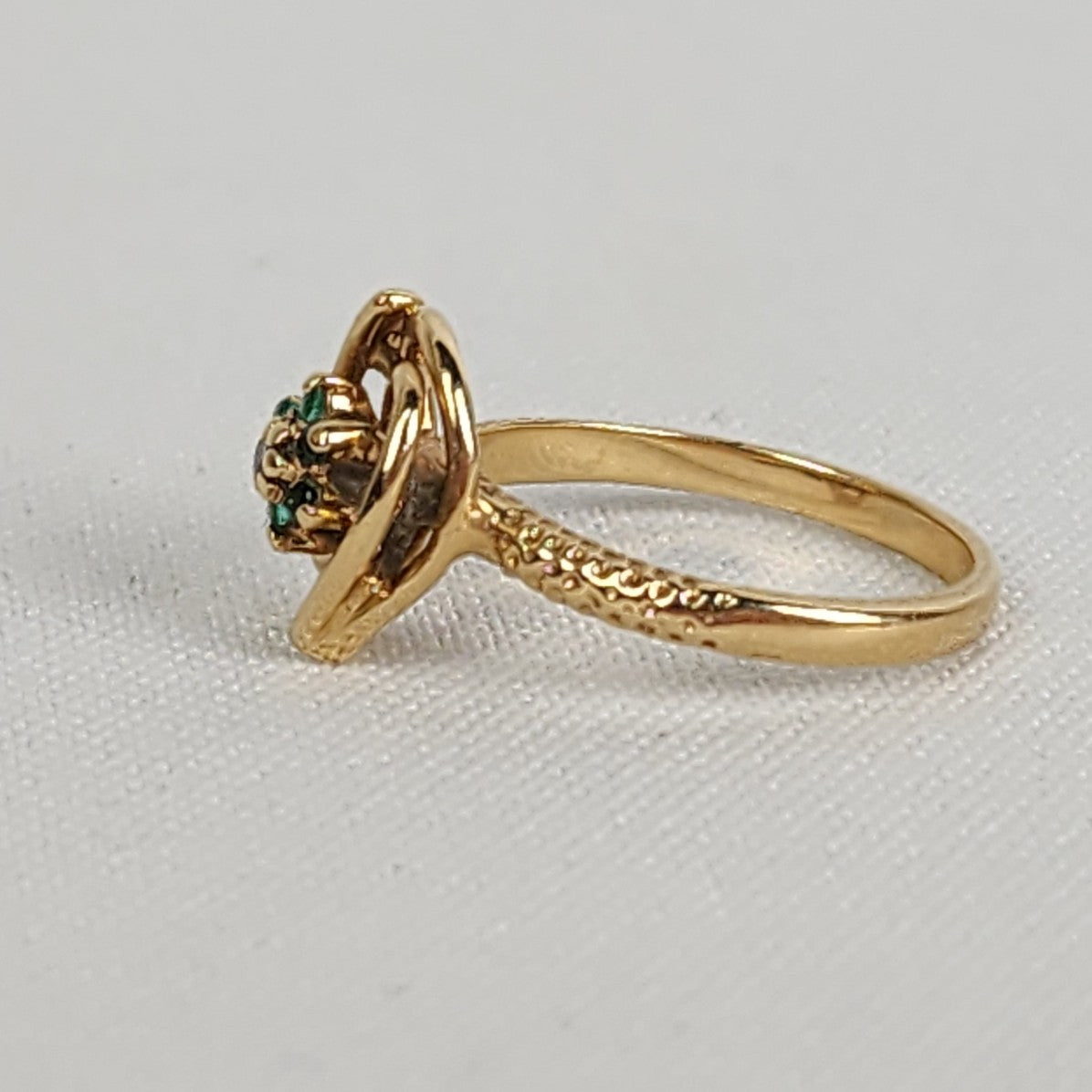 14K Gold Emerald Floral Ring Size 6.5