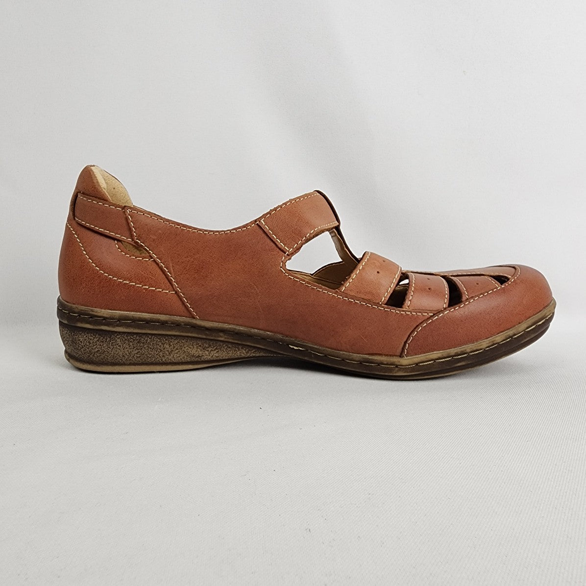 Denver Hays Brown Leather Strappy Sandals Size 10