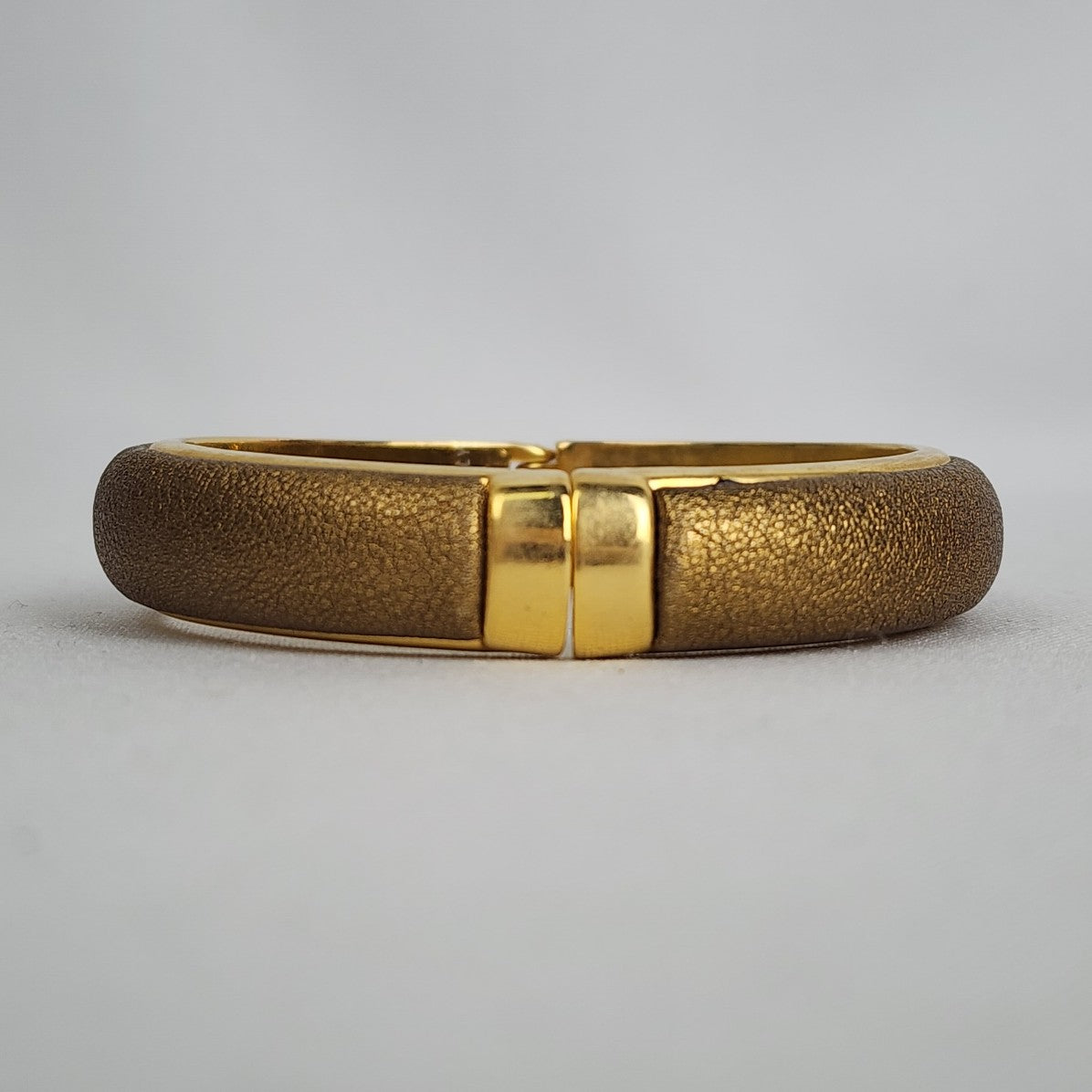 Vintage Made In Italy Gold Tone Bronze Leather Hinge Bracelet