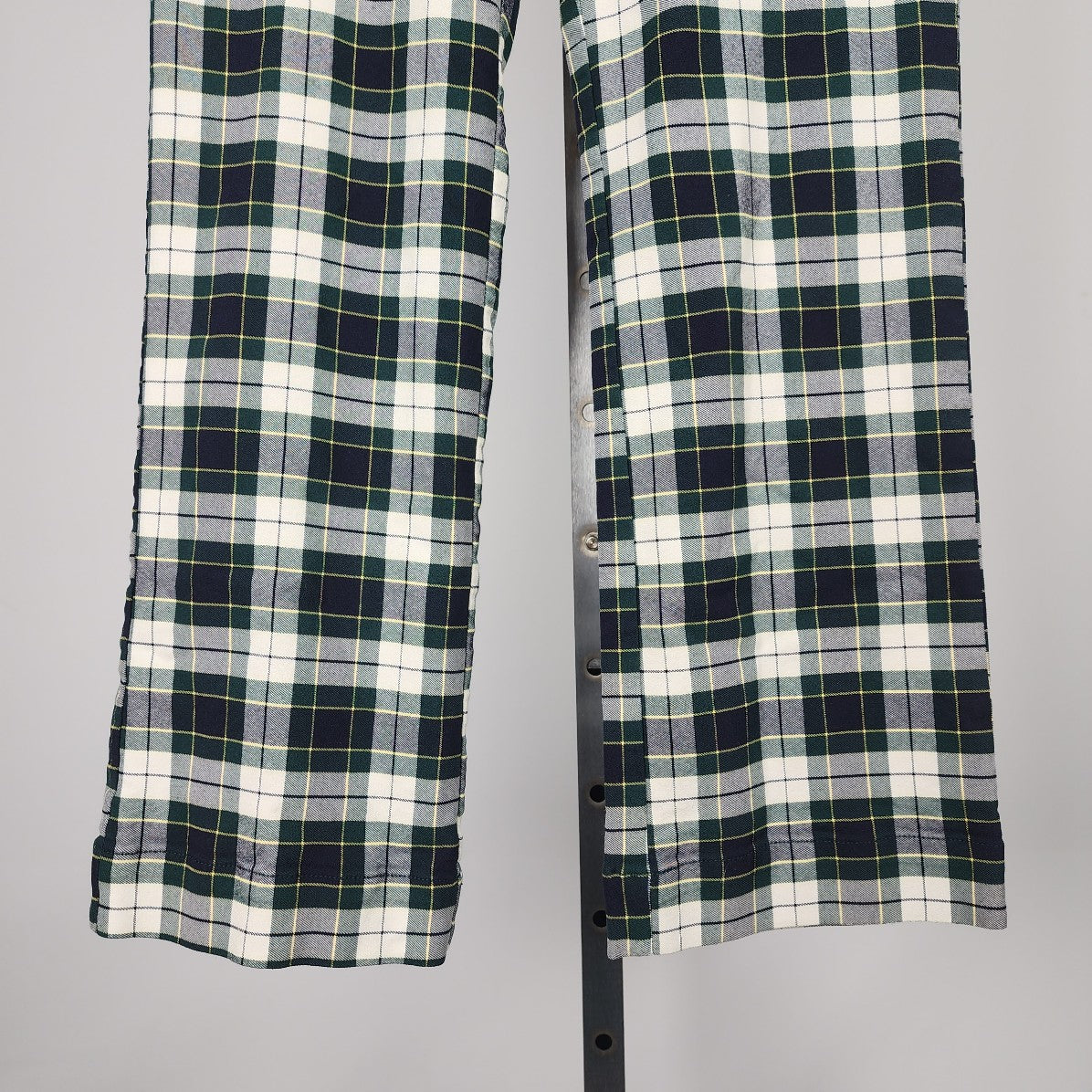 Urban Outfitters Green Plaid Tartan Cropped Pants Size 2