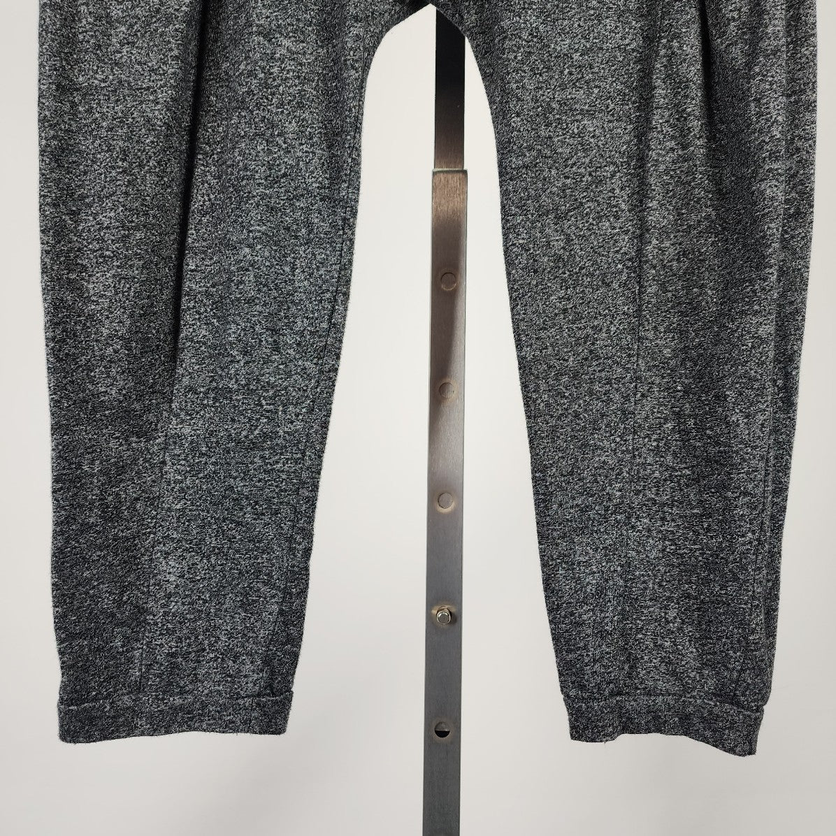 Bench Grey Athletic Capri Leggings Size XS