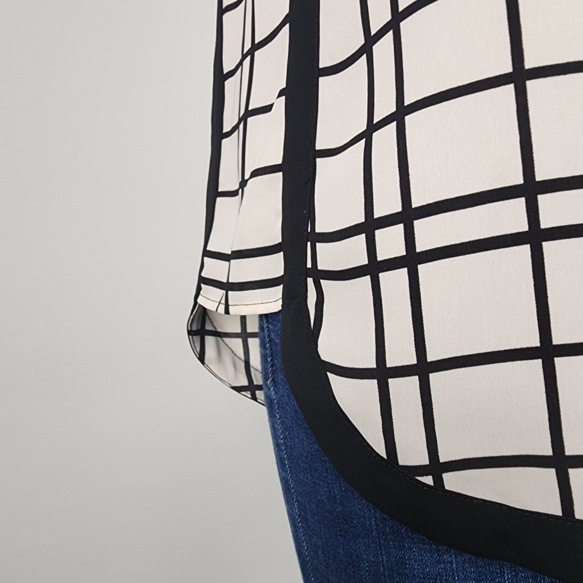 Banana Republic Black & White Check Sleeveless Top Size S