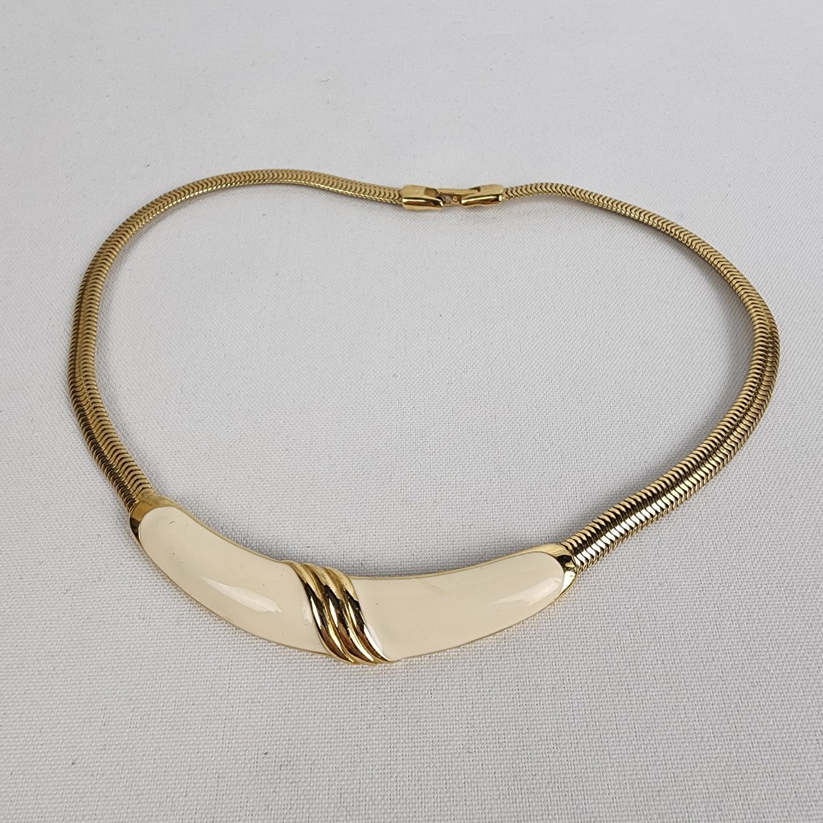 Vintage 80 Bergdorf Goodman Cream Enamel Gold Tone Collar Necklace