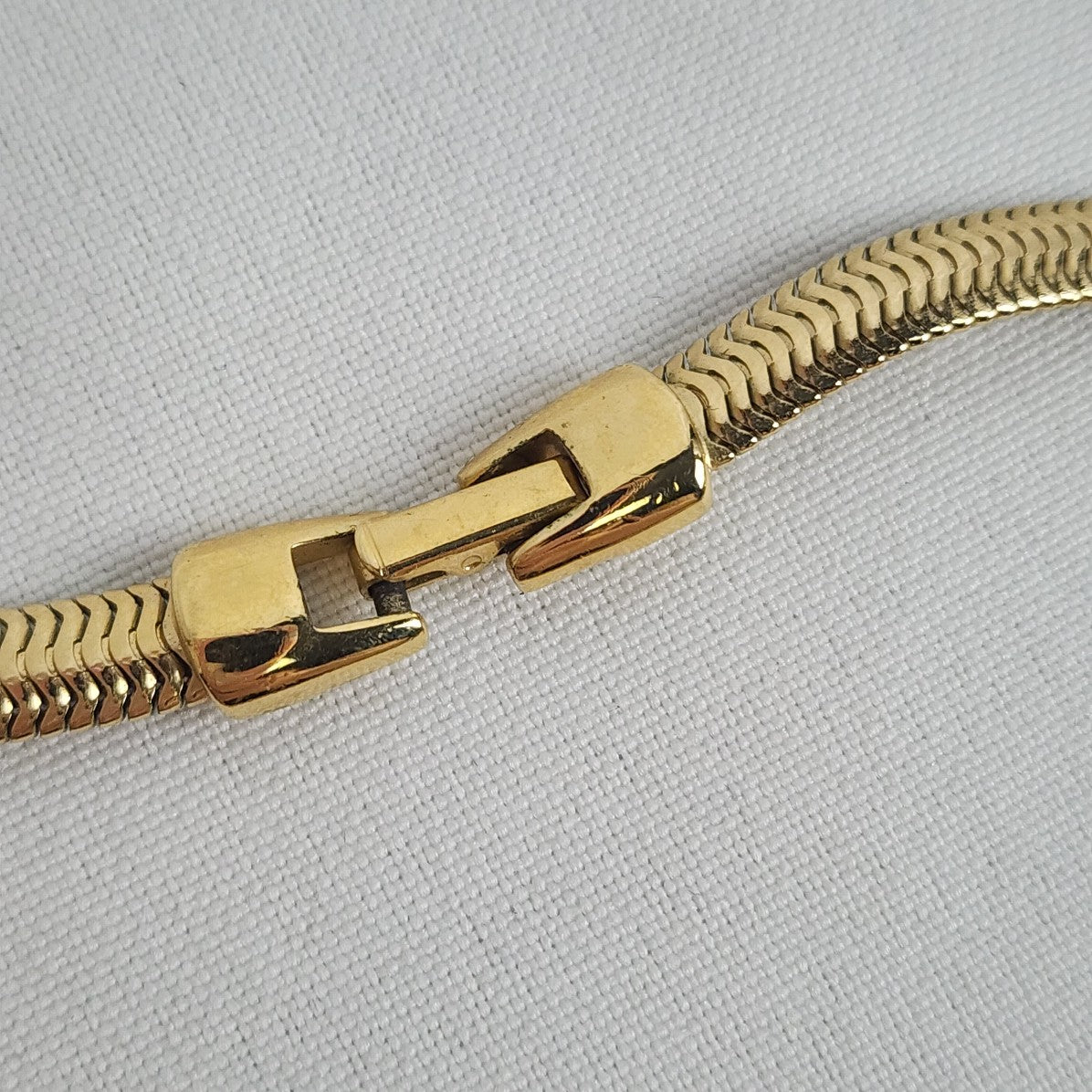 Vintage 80 Bergdorf Goodman Cream Enamel Gold Tone Collar Necklace