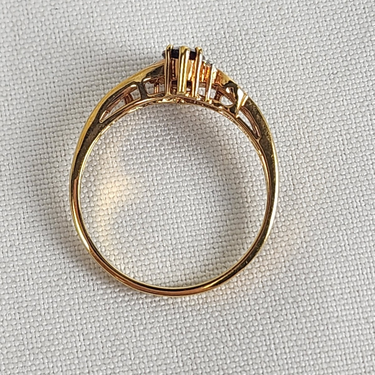 Gold Tone Red Stone Ring Size 11