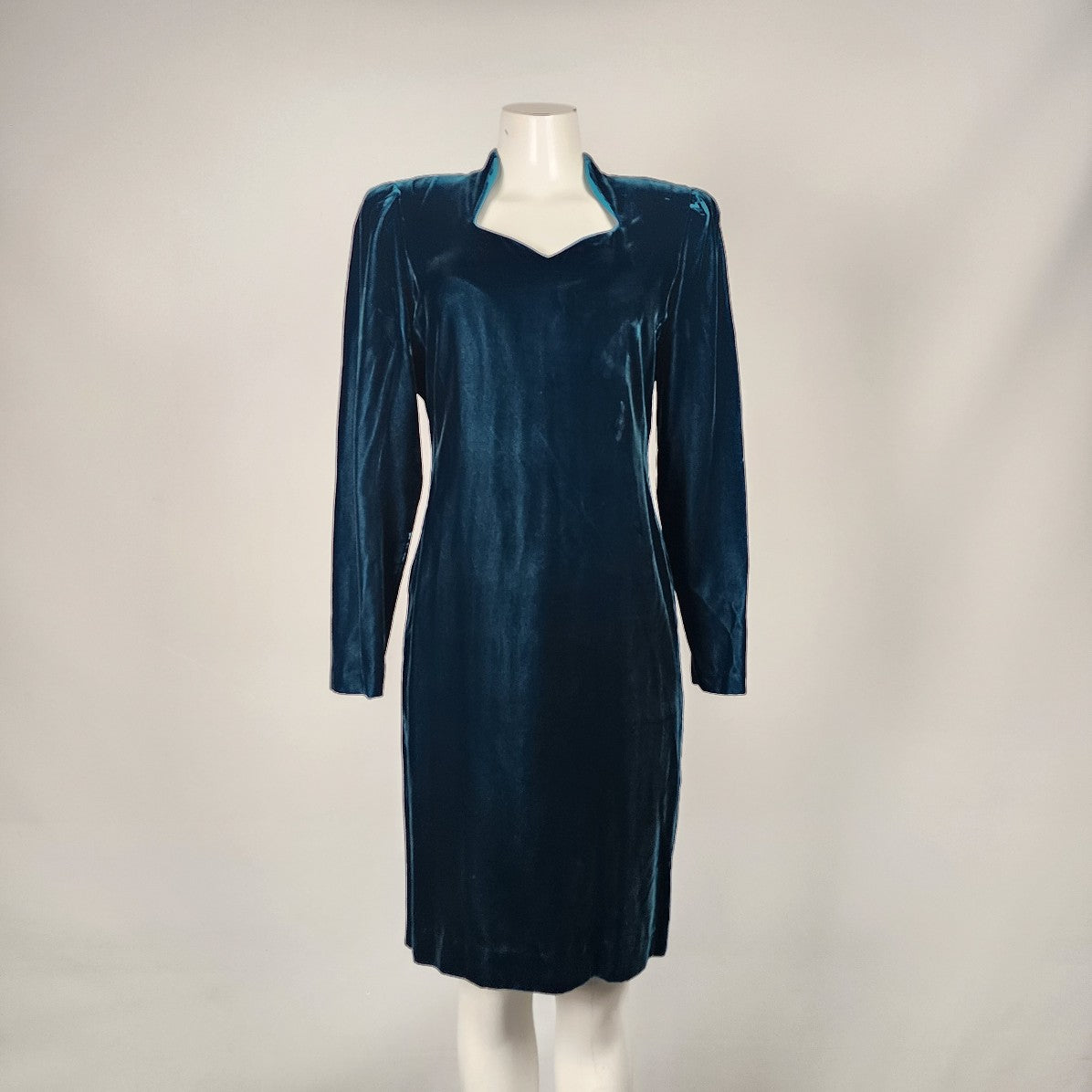 Vintage Nu Mode Green Velvet Long Sleeve Dress Size 7/8