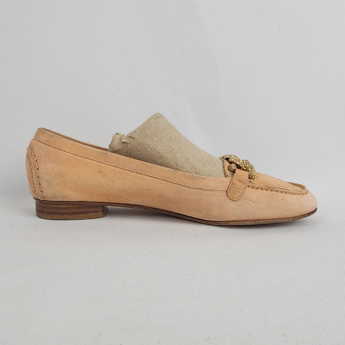 Stuart Weitzman Peach Suede Gold Chain Loafers Size 6.5