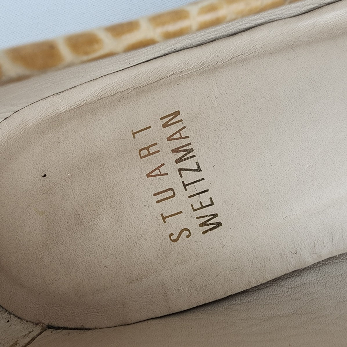 Stuart Weitzman Croc Cream Leather Tortoise Buckle Loafers Size 6.5