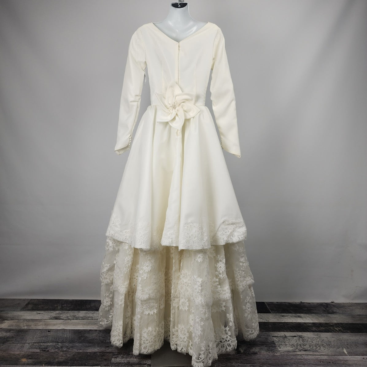 Vintage 60s White Beaded Lace Skirt Wedding Gown Size XS