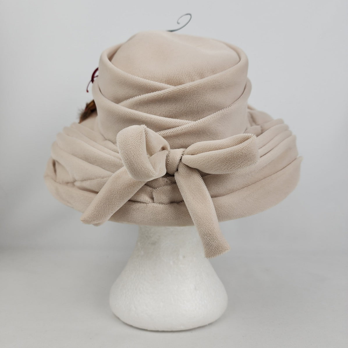 Vintage Jacqueline Cream Velvet Feather Detail Hat