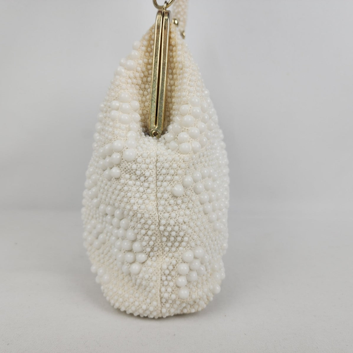 Vintage Hong Kong White Beaded Kiss Close Purse