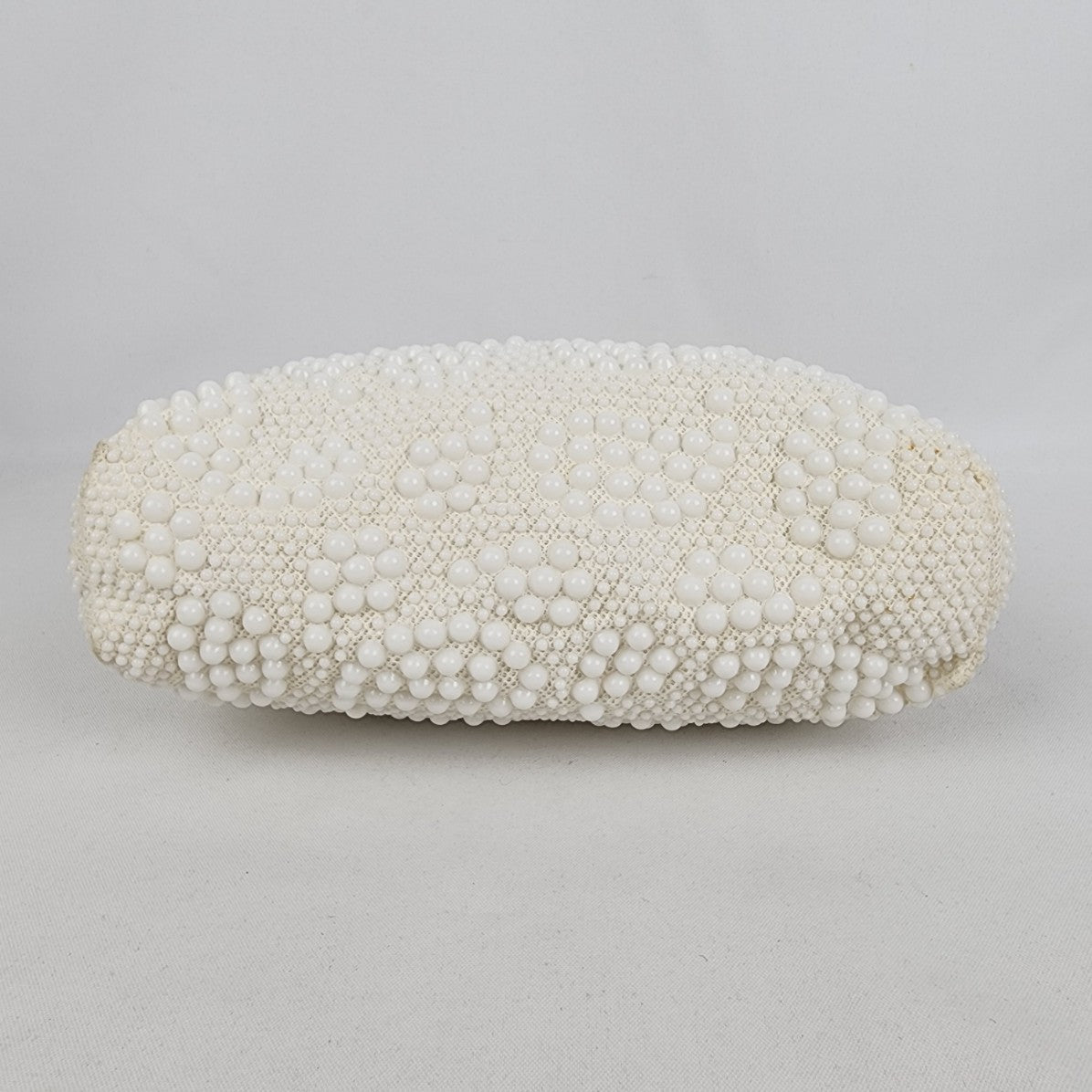 Vintage Hong Kong White Beaded Kiss Close Purse