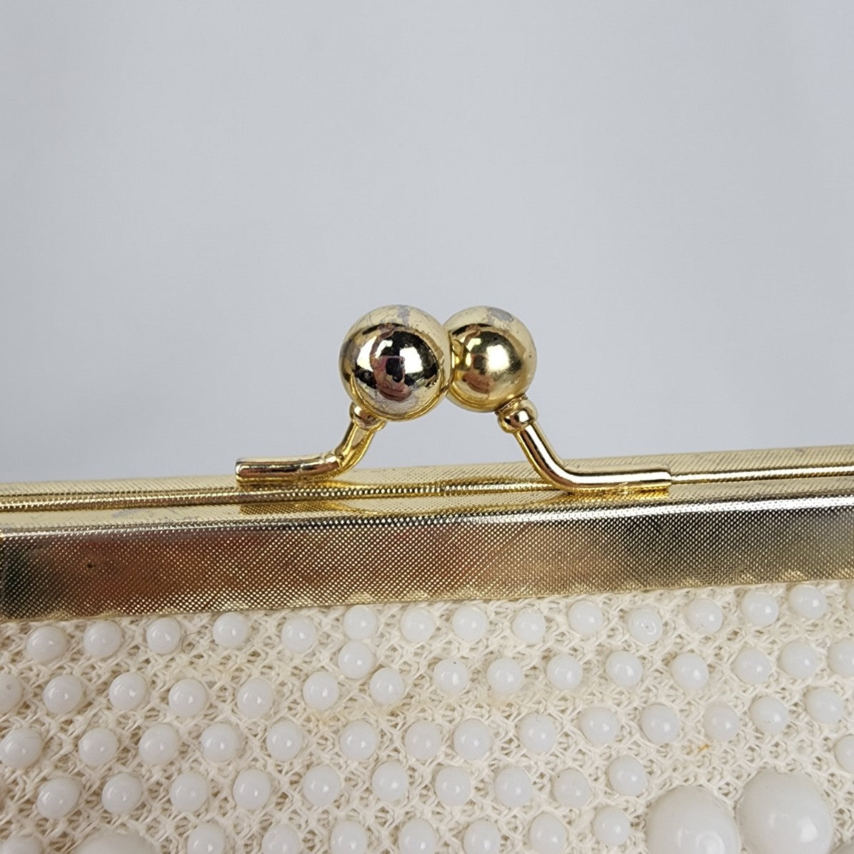 Vintage Hong Kong White Beaded Kiss Close Purse