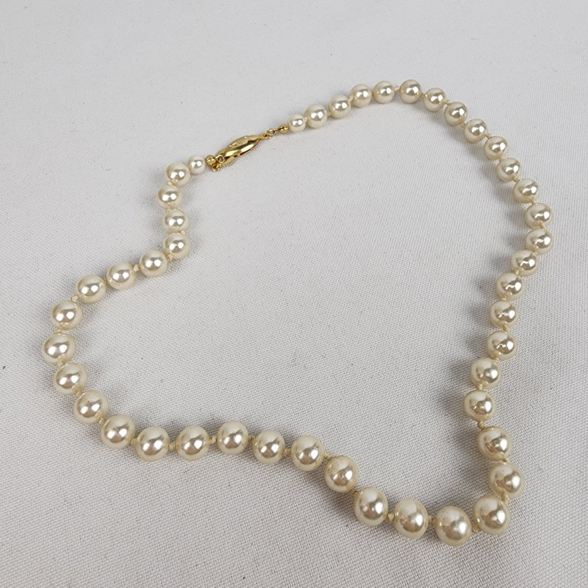 Vintage Cream Glass Faux Pearl Necklace