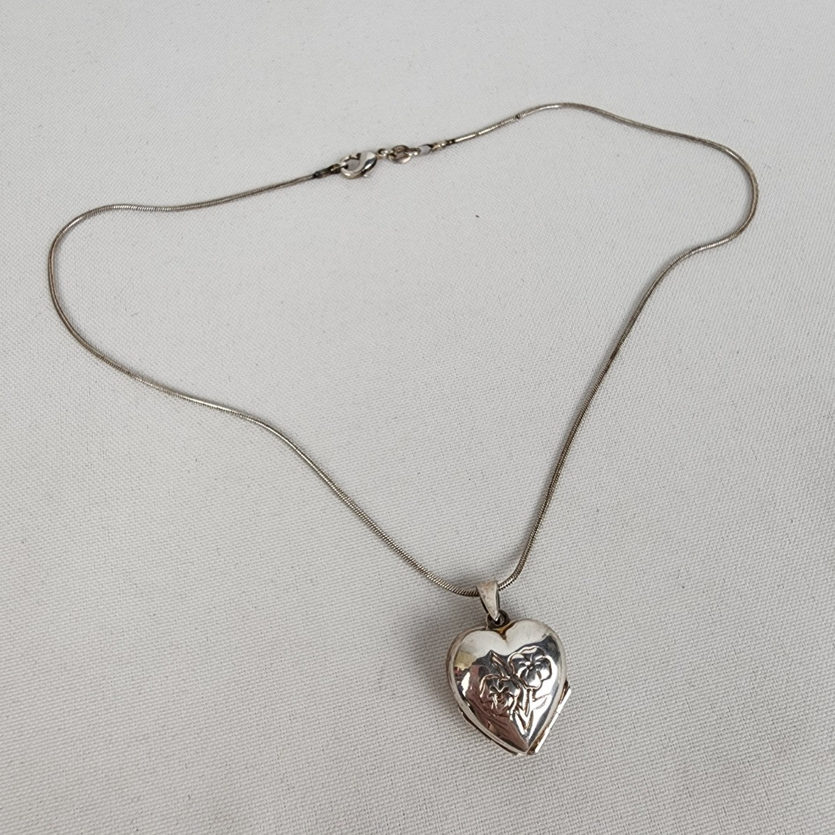 925 Sterling Silver Etched Flower Double Sided Heart Locket Necklace