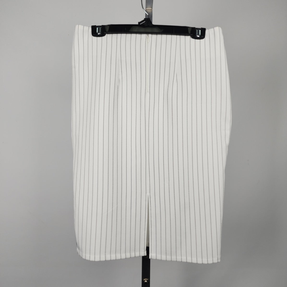 Active USA White Pin Striped Midi Skirt Size L