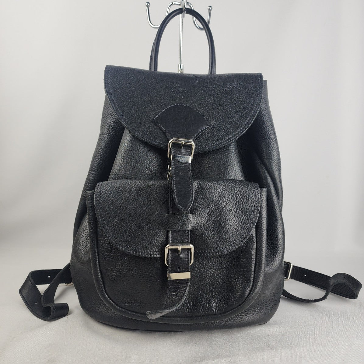 Roots buy Canada Black Pebbled Genuine Leather Backpack