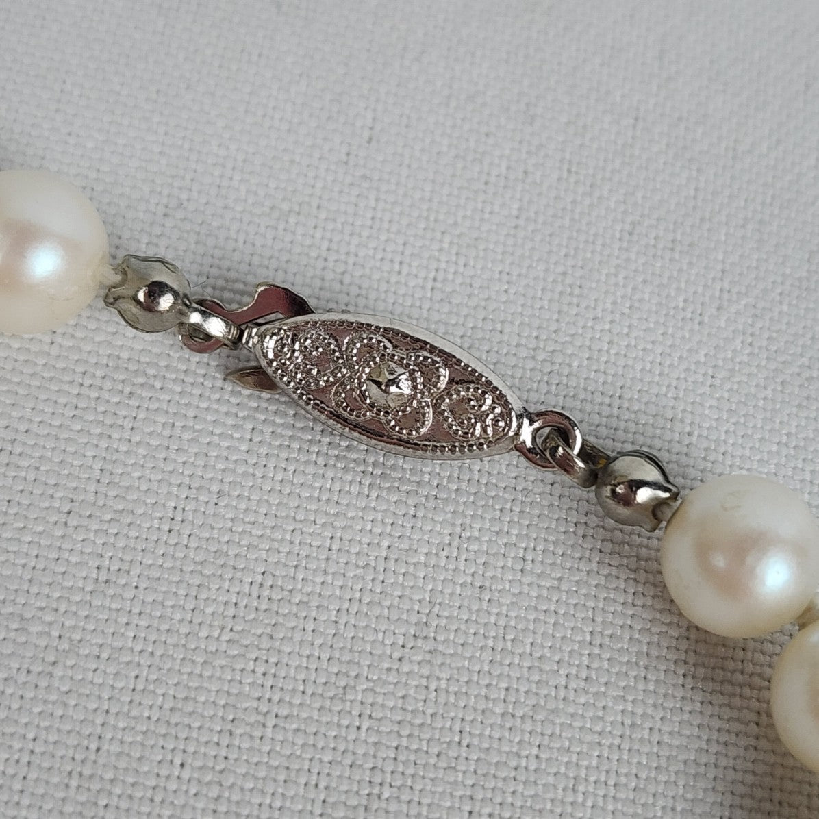 Vintage White Faux Pearl Bracelet
