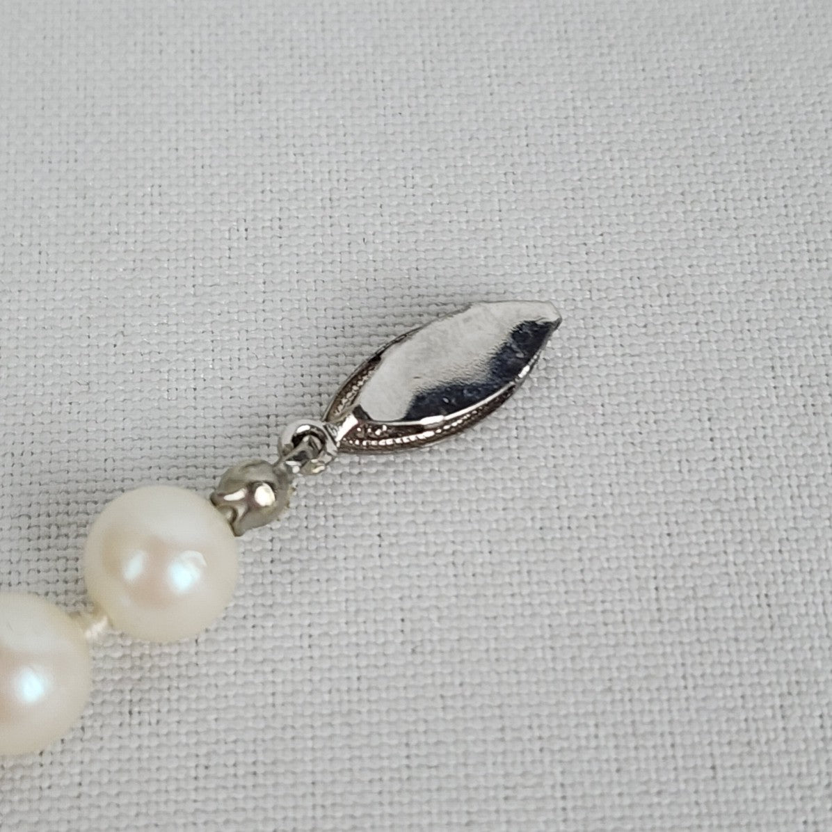 Vintage White Faux Pearl Bracelet