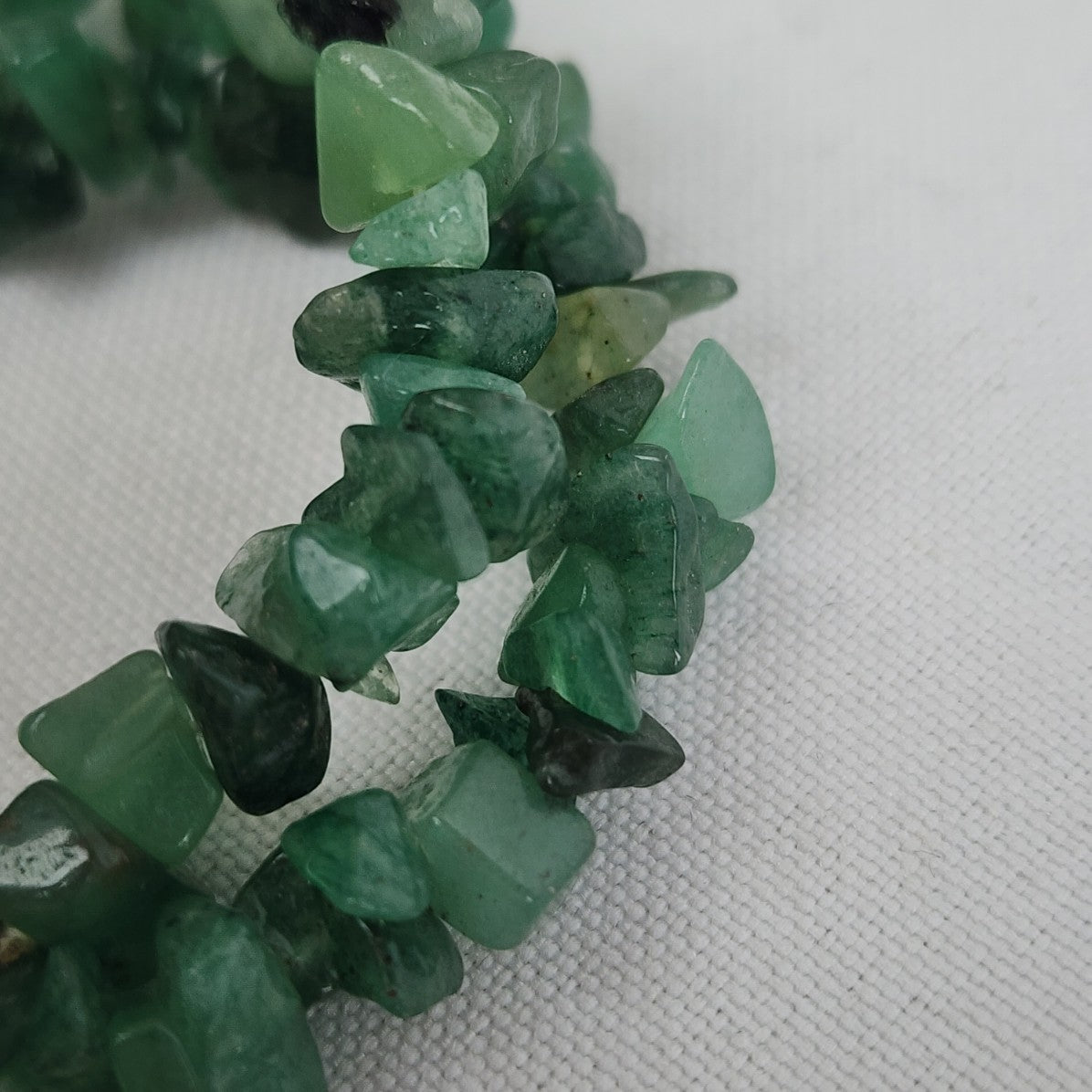 Green Natural Stone Chip Stone Beaded Stretch Bracelet
