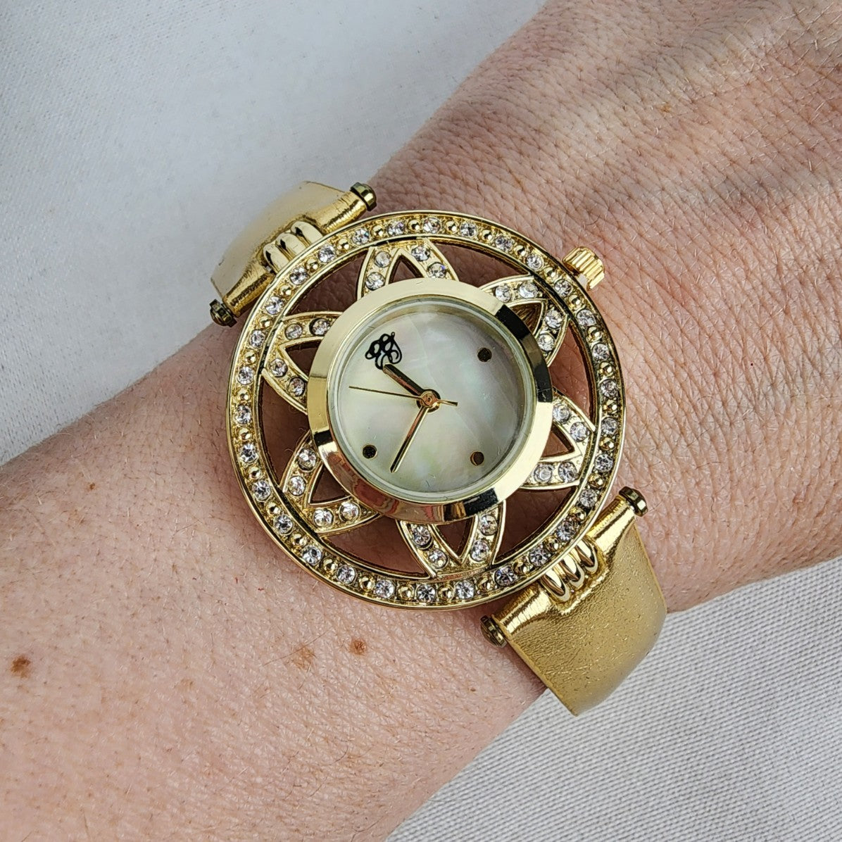 Elizabeth Taylor White Diamonds Gold Tone Rhinestone Watch