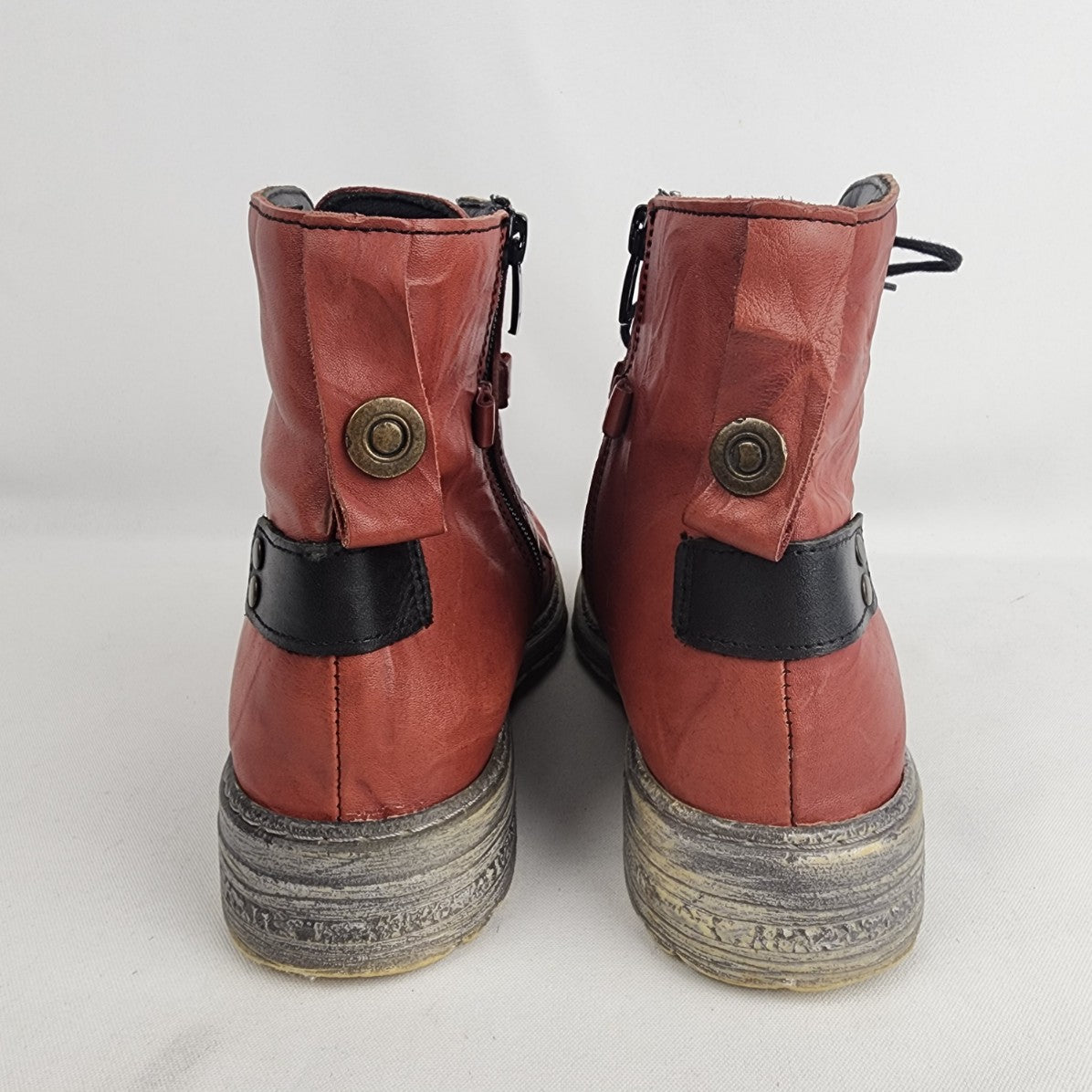 Volks Walkers Red Leather Lace Up Ankle Boots Size 6