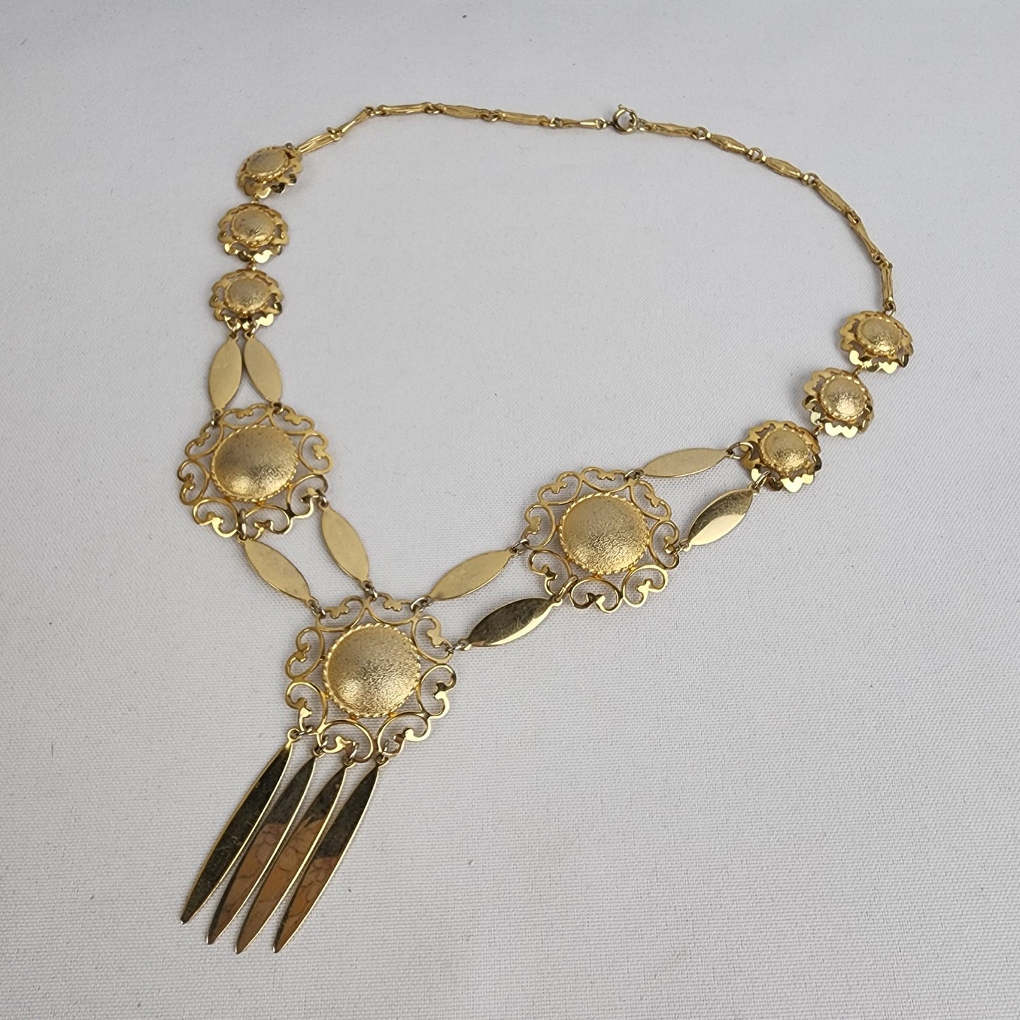 Vintage Gold Tone Flower Dangle Necklace