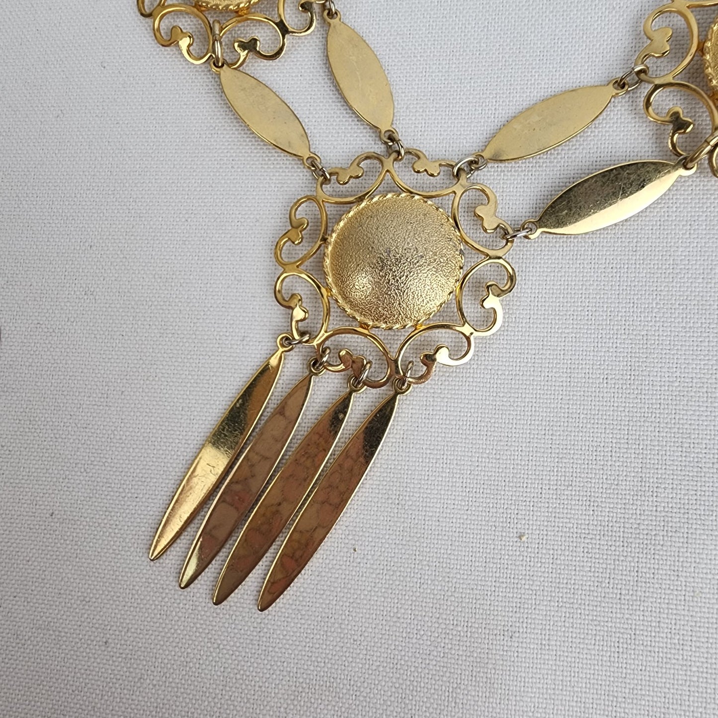 Vintage Gold Tone Flower Dangle Necklace
