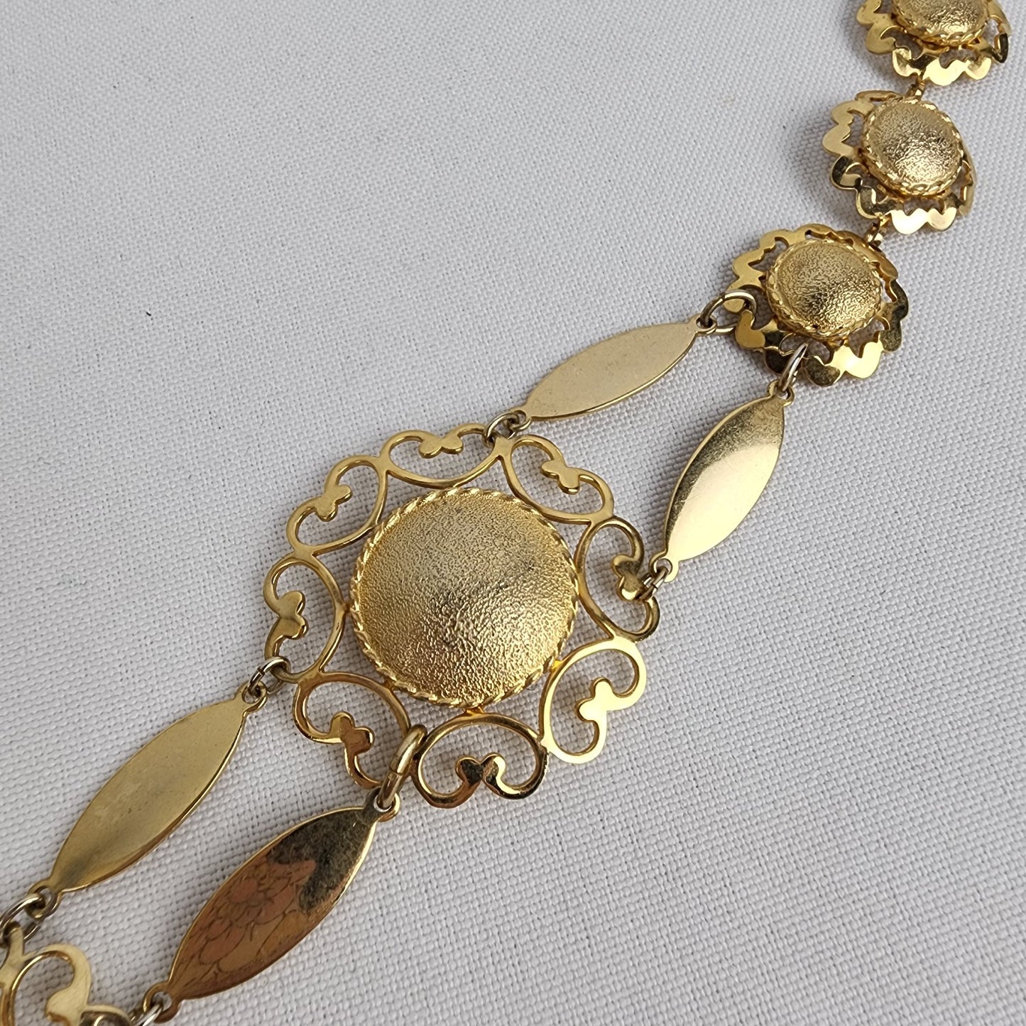 Vintage Gold Tone Flower Dangle Necklace
