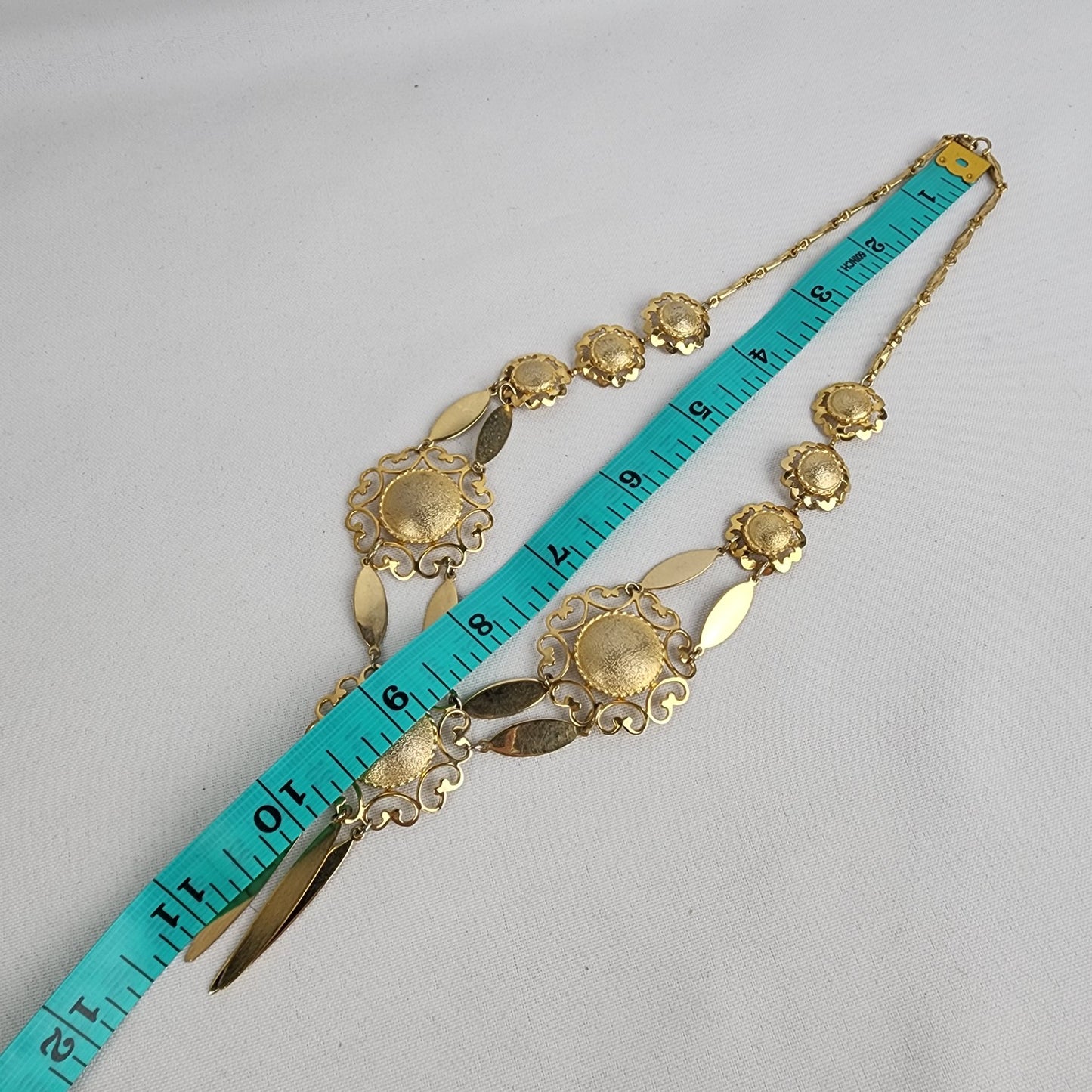 Vintage Gold Tone Flower Dangle Necklace