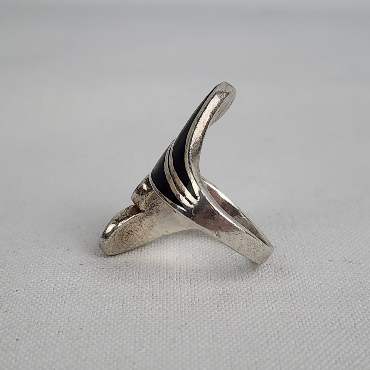 925 Sterling Silver Black Enamel Ring Size 5.75