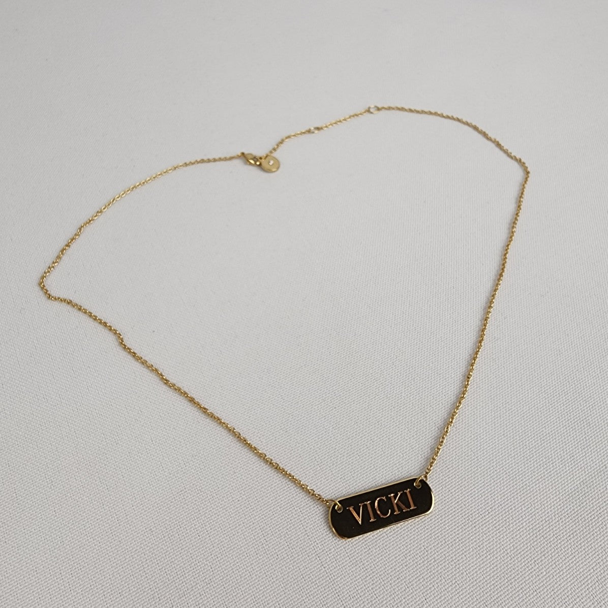 Stella & Dot Gold Tone Vicki Signature Necklace