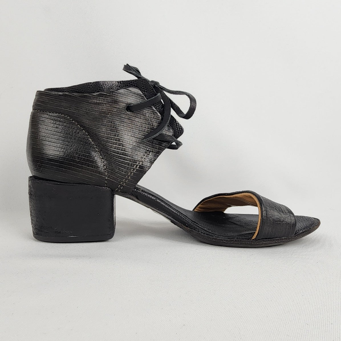 AS98 Black Leather Lace Up Chunky Heel Sandals Size 8.5