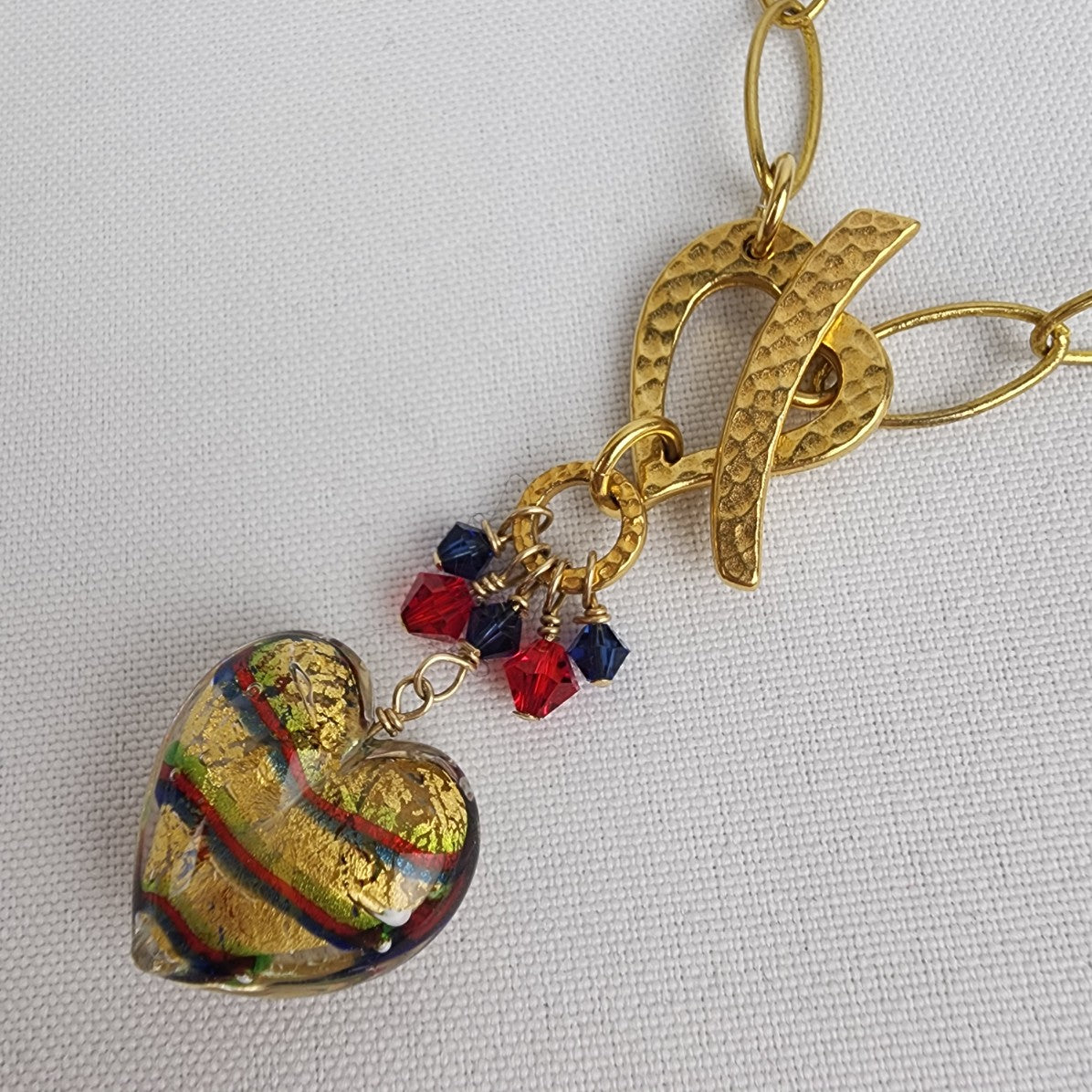 Vintage Gold Tone Toggle Glass Heart Pendant Necklace