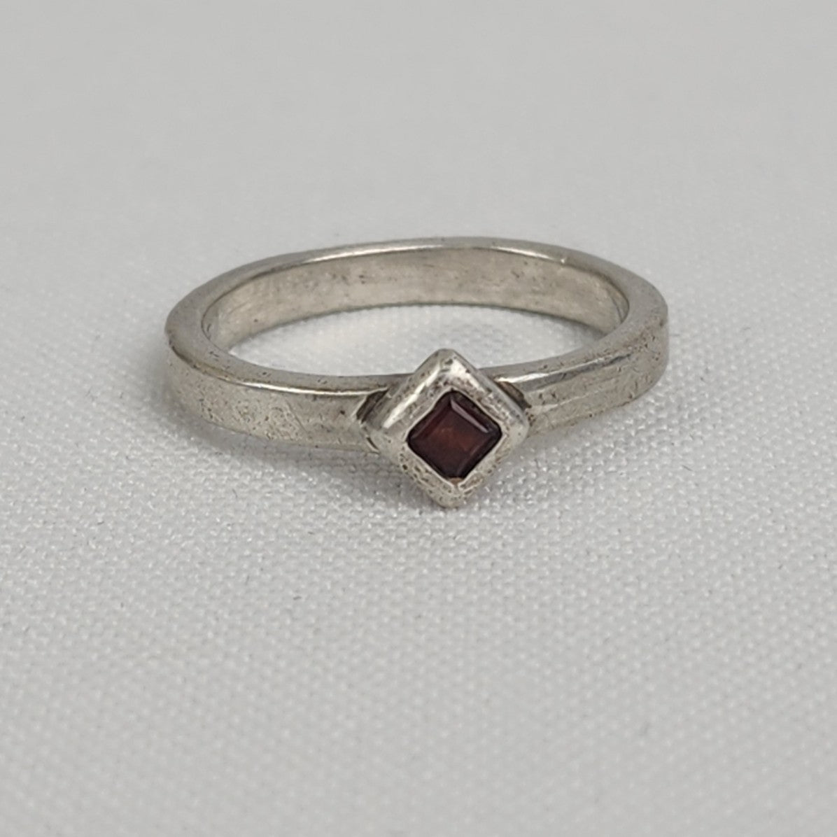 925 Sterling Silver NVC Red Gemstone Stacking Ring Size 8