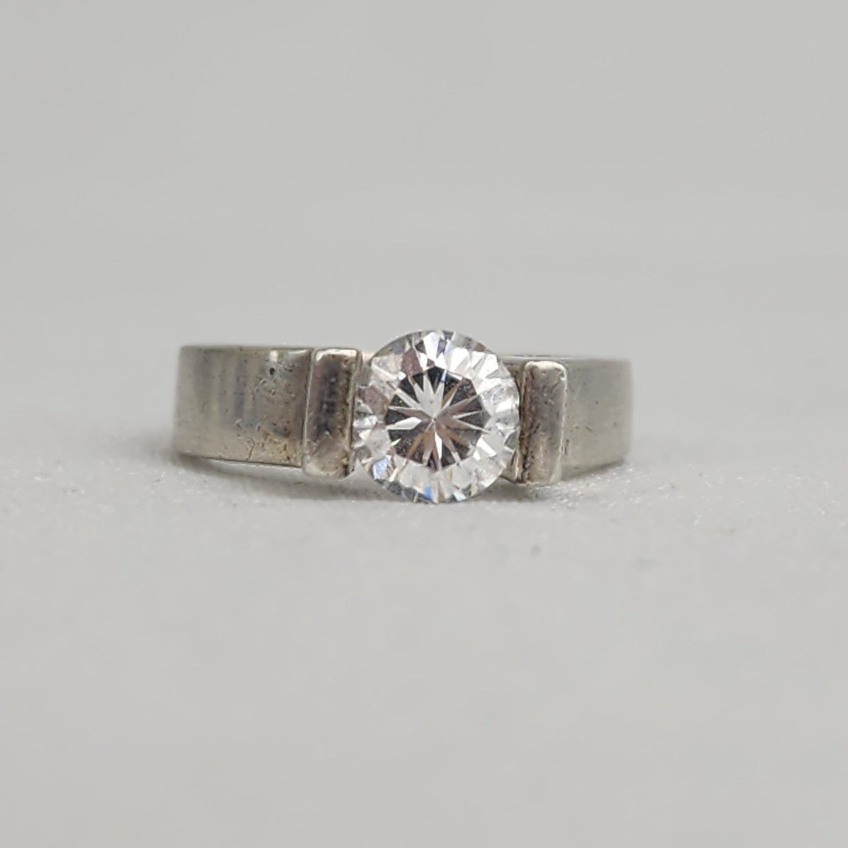 SAJ Cubic Zirconia 925 Sterling Silver Solitaire Ring Size 8
