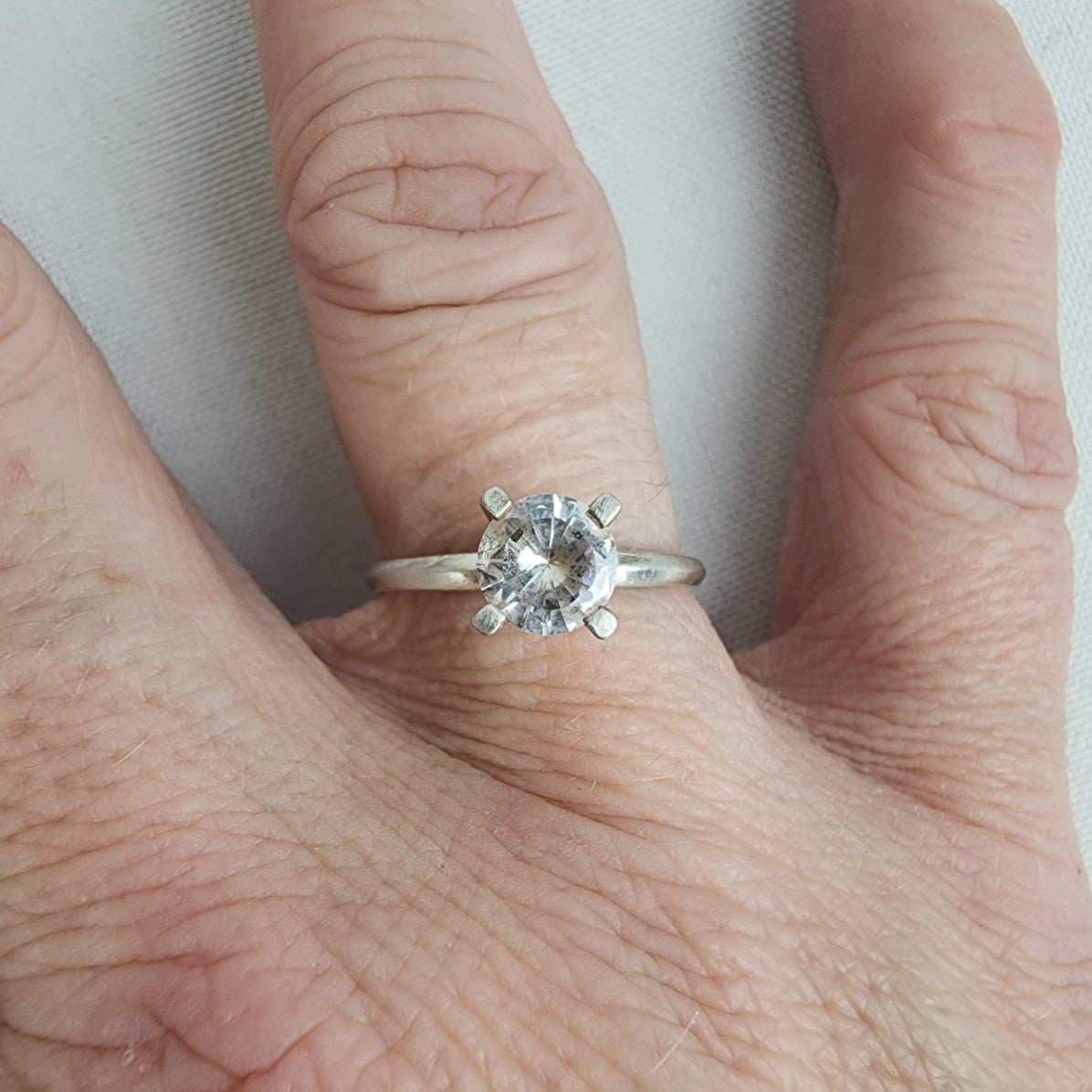 925 Sterling Silver Cubic Zircon Solitaire Ring Size 7.5