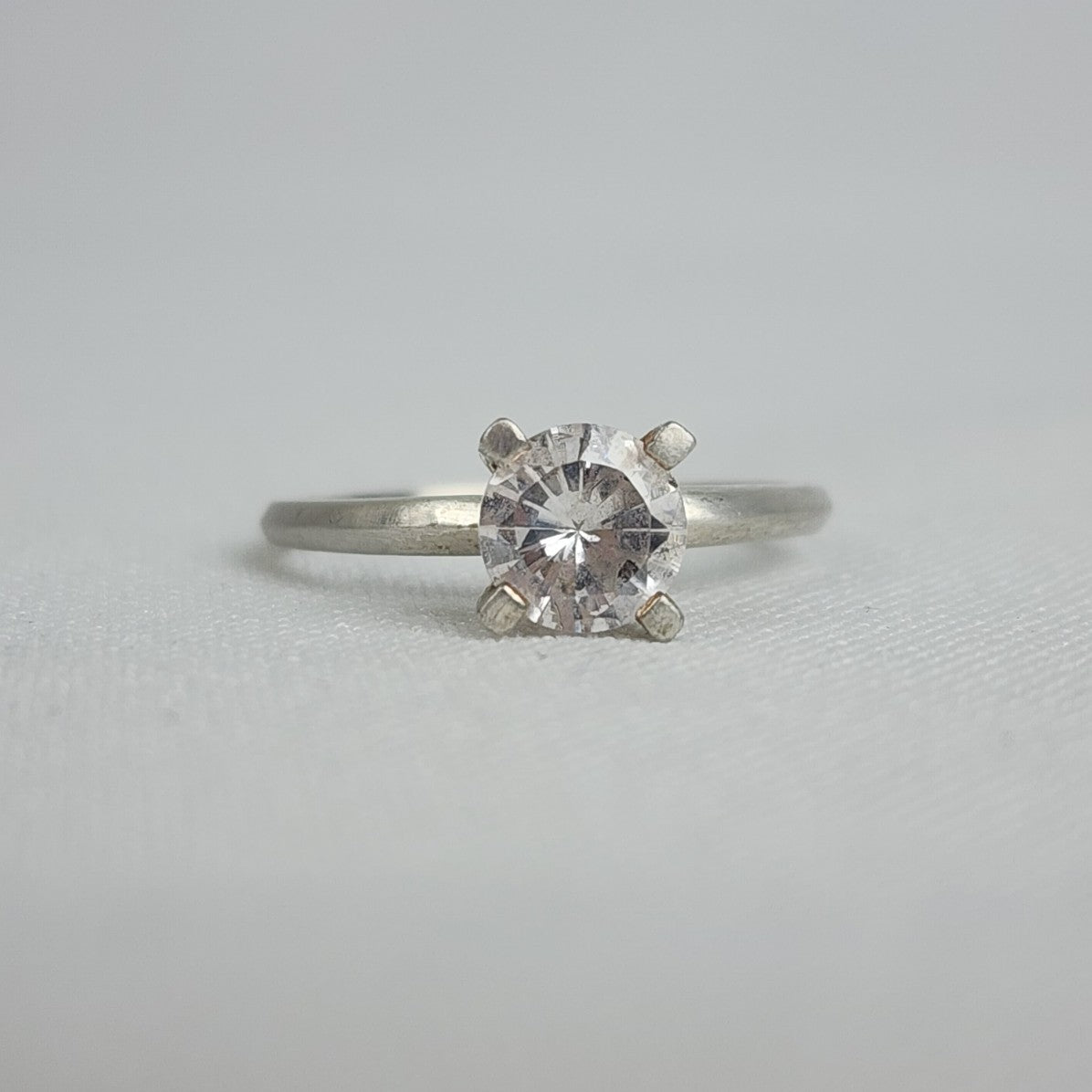 925 Sterling Silver Cubic Zircon Solitaire Ring Size 7.5