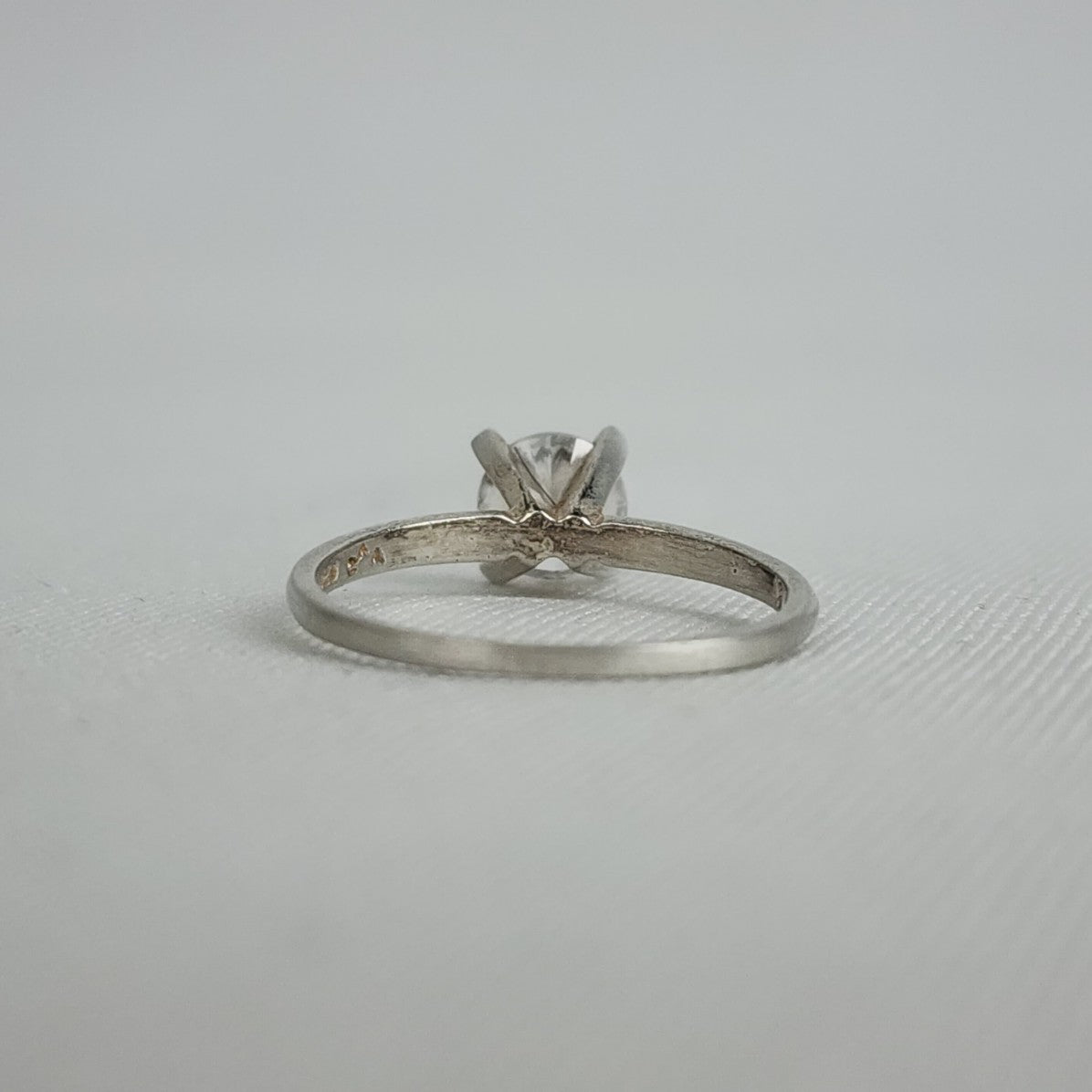 925 Sterling Silver Cubic Zircon Solitaire Ring Size 7.5