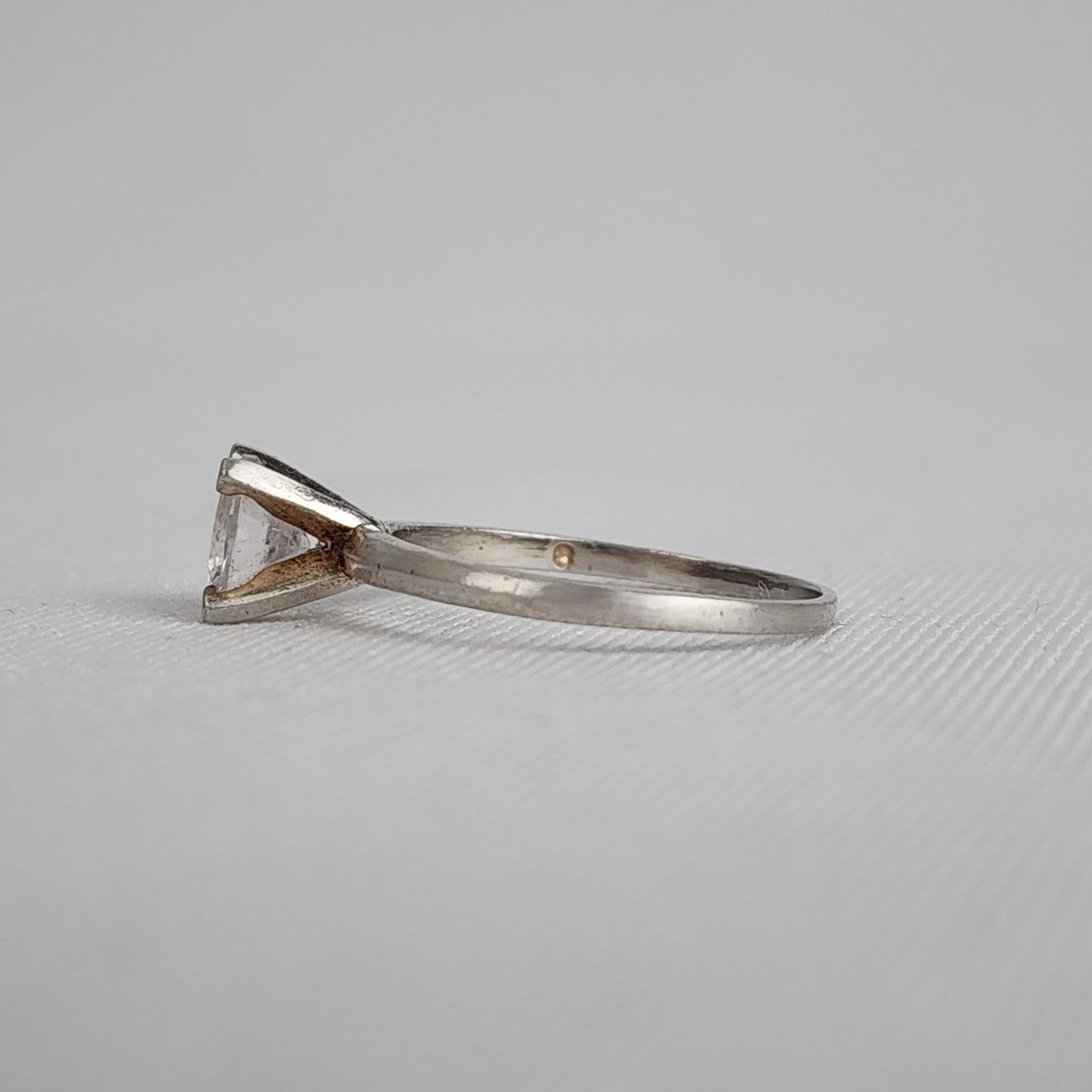 925 Sterling Silver Cubic Zircon Solitaire Ring Size 7.5