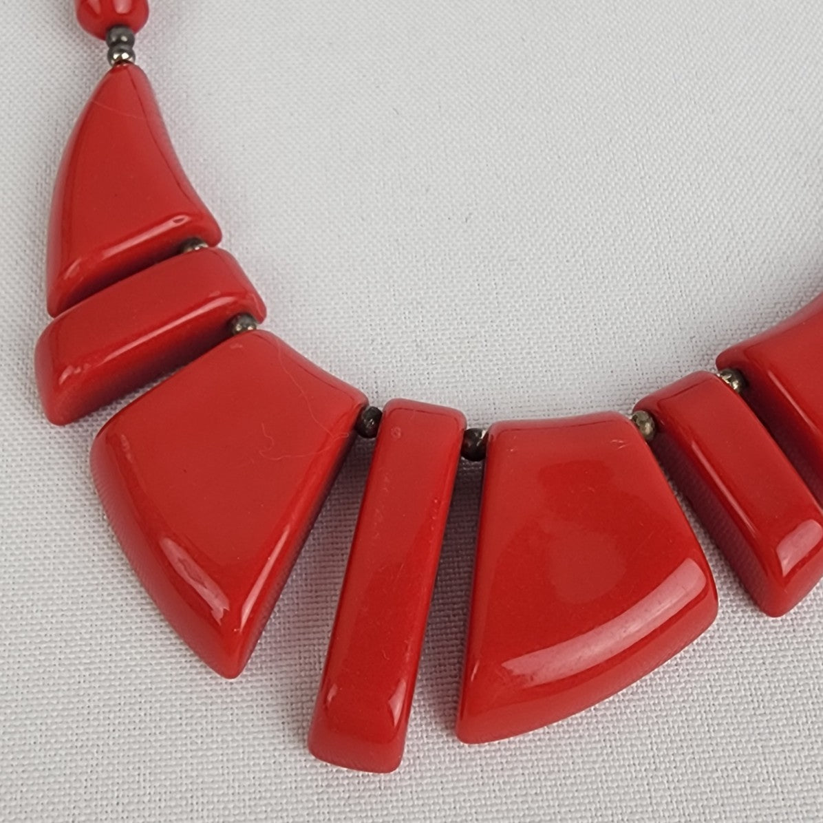 Vintage Red Beaded Graduated Plastic Necklace