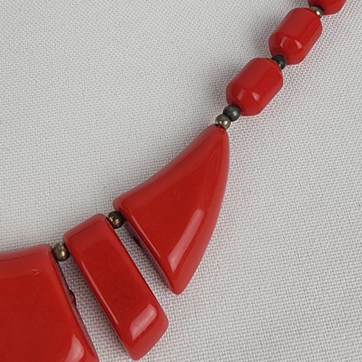 Vintage Red Beaded Graduated Plastic Necklace