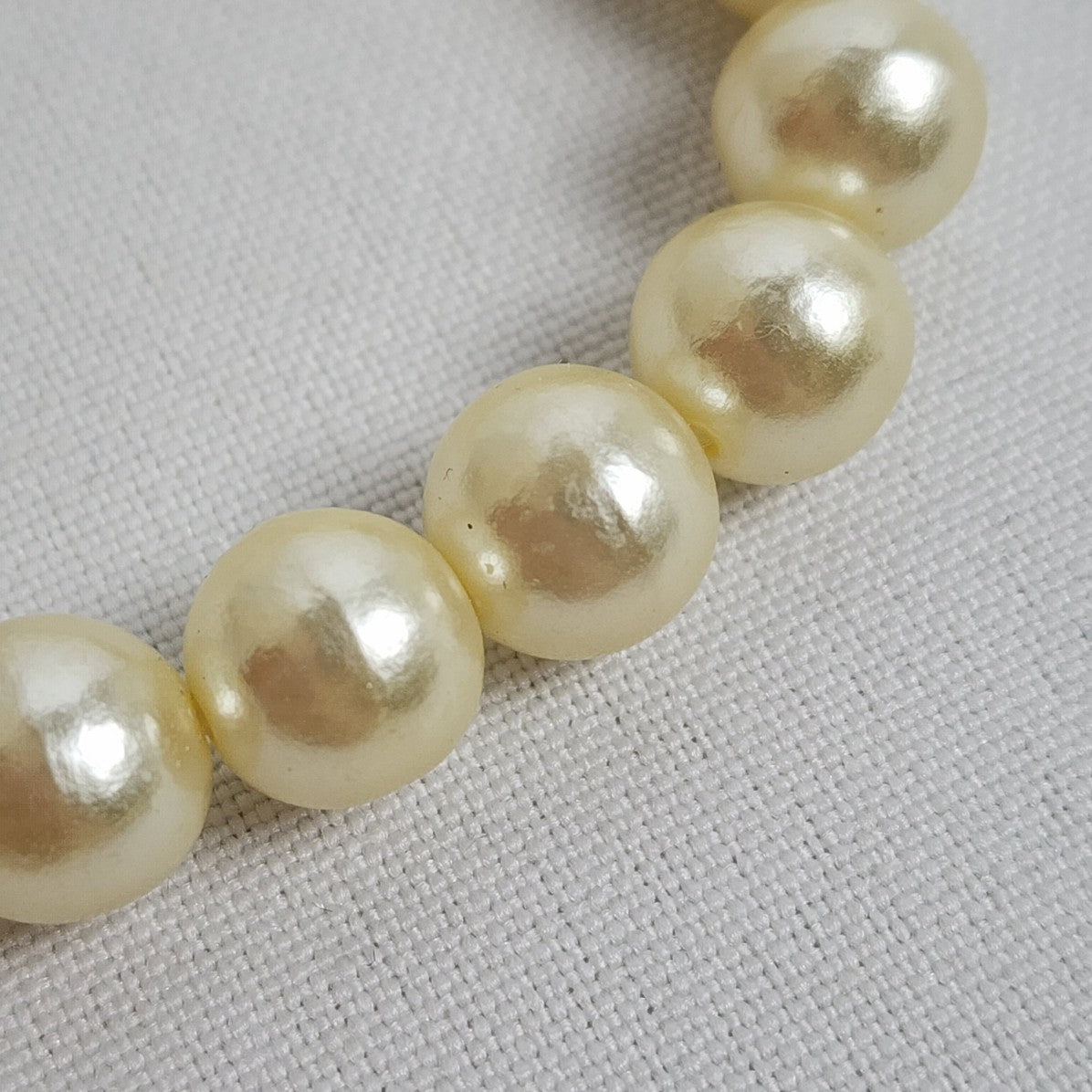 Vintage Cream Glass Faux Pearl Beaded Necklace