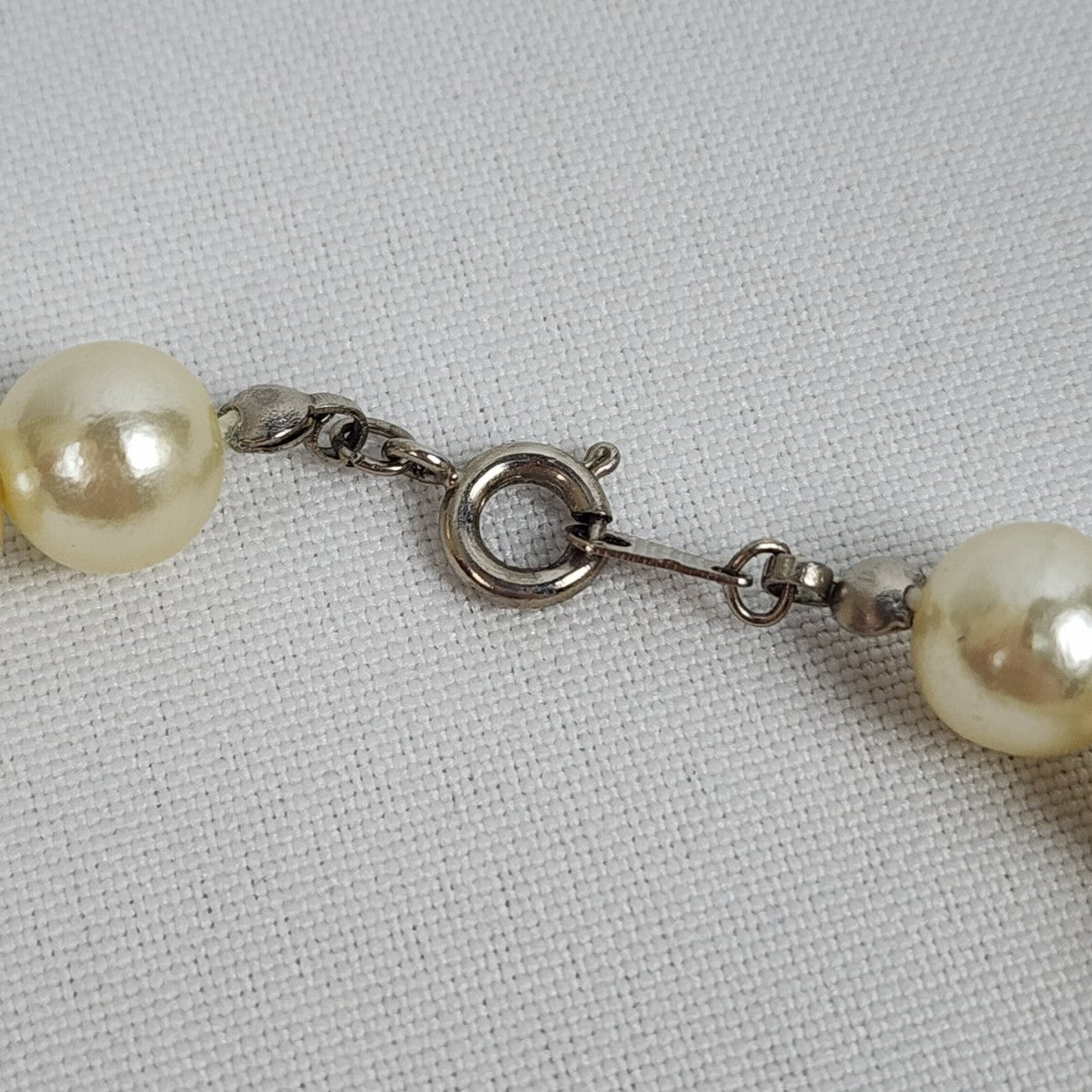 Vintage Cream Glass Faux Pearl Beaded Necklace