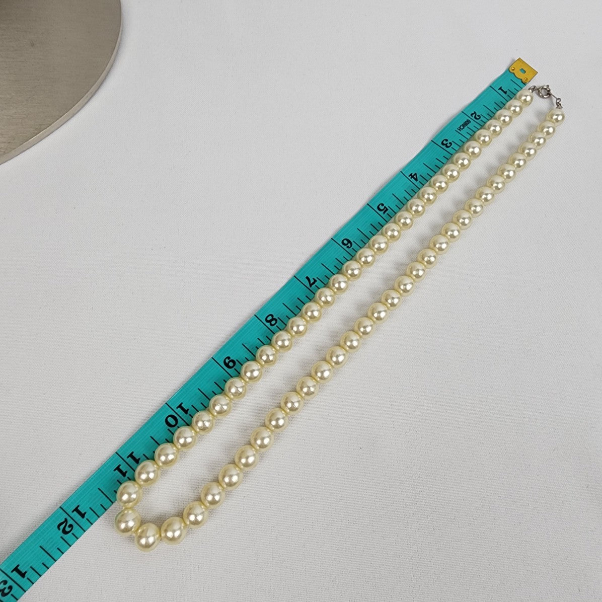 Vintage Cream Glass Faux Pearl Beaded Necklace