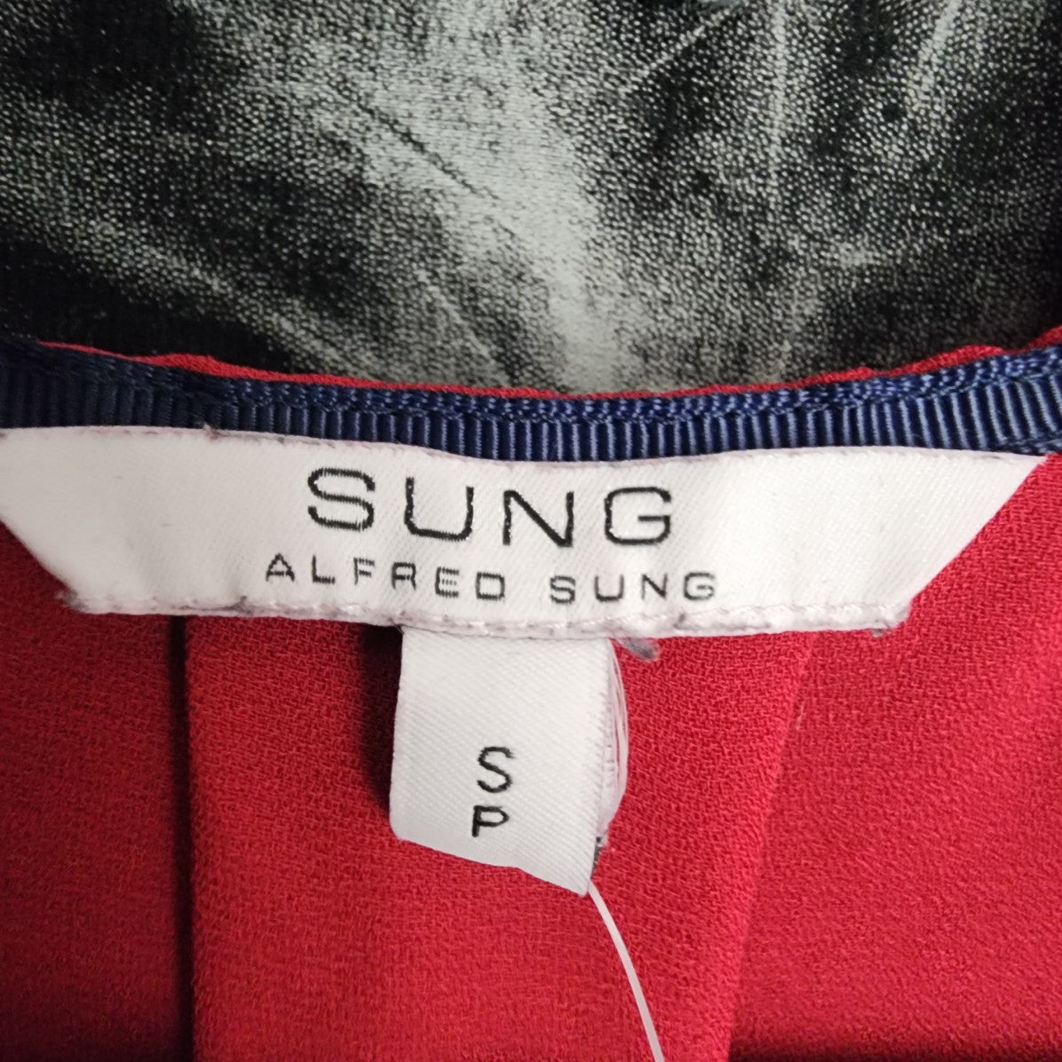 Alfred Sung Red V-Neck Blouse Size S