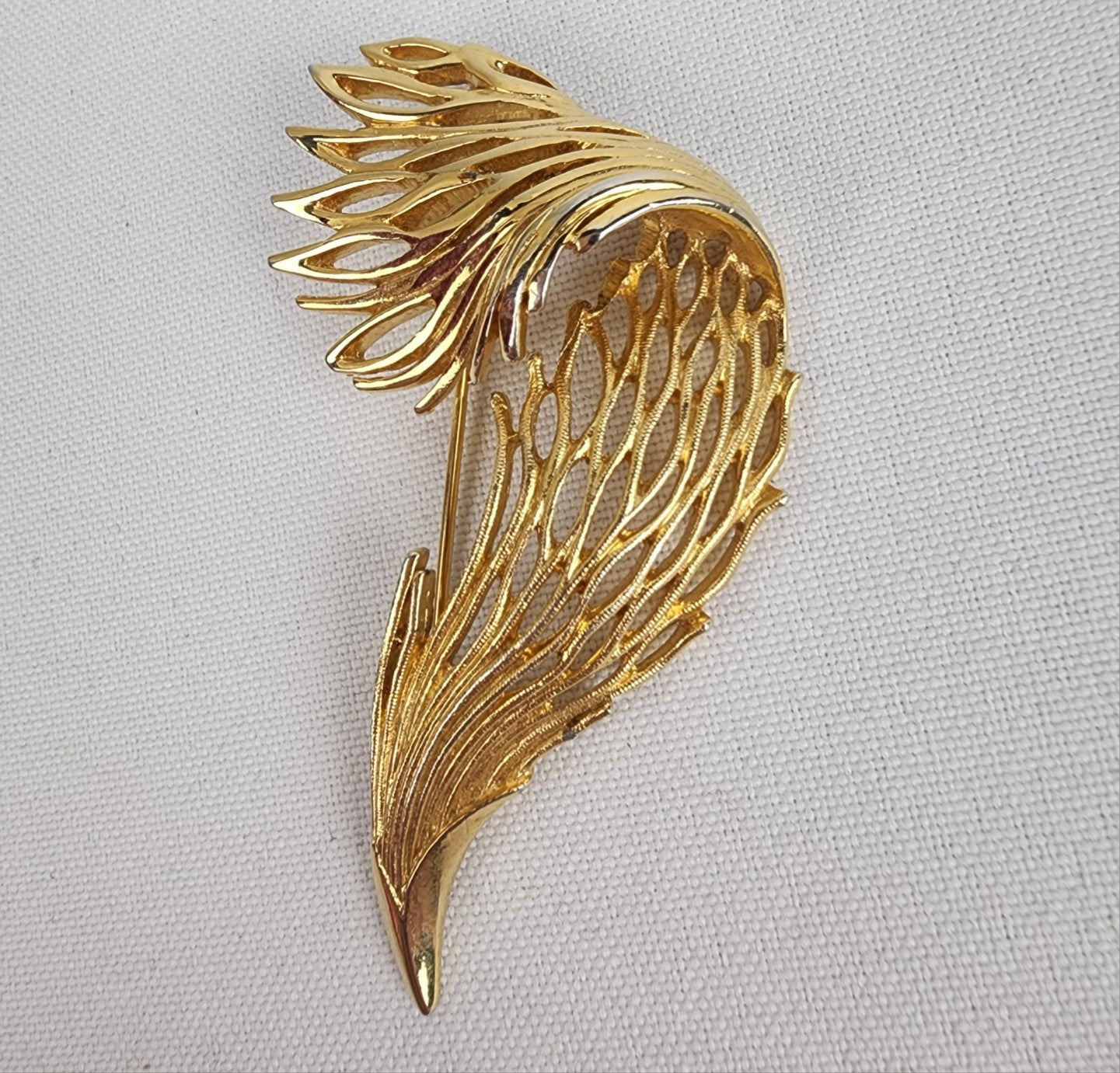 Vintage Gold Tone Feather Brooch