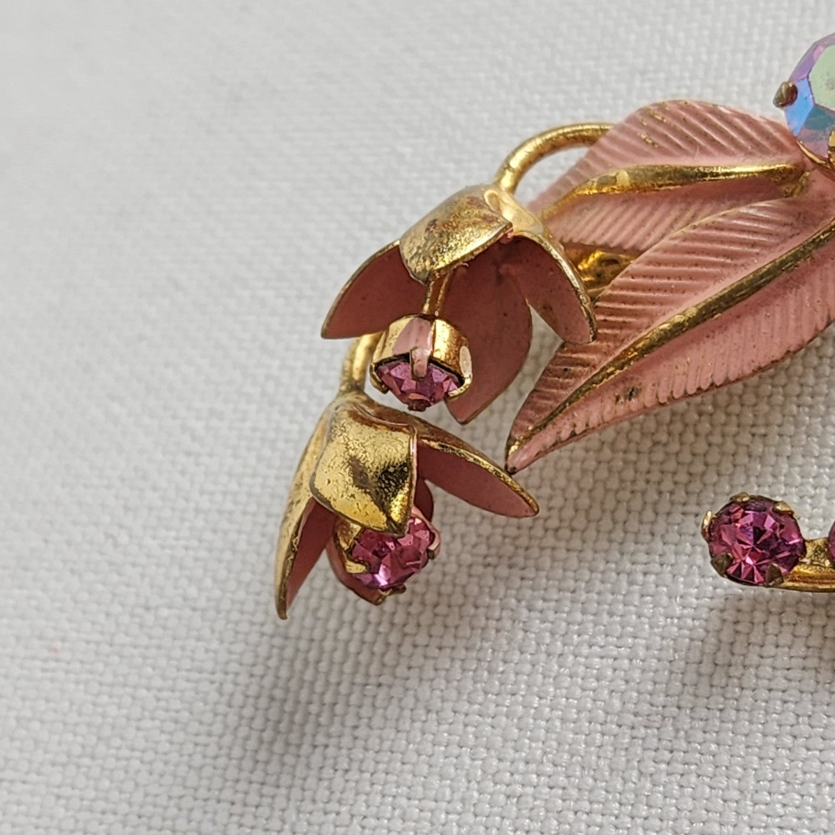 Vintage Gold Tone Pink Rhinestone Flower Brooch