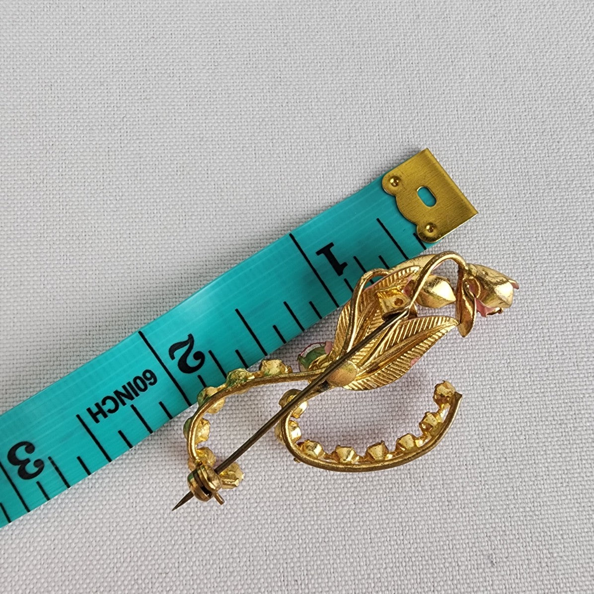 Vintage Gold Tone Pink Rhinestone Flower Brooch